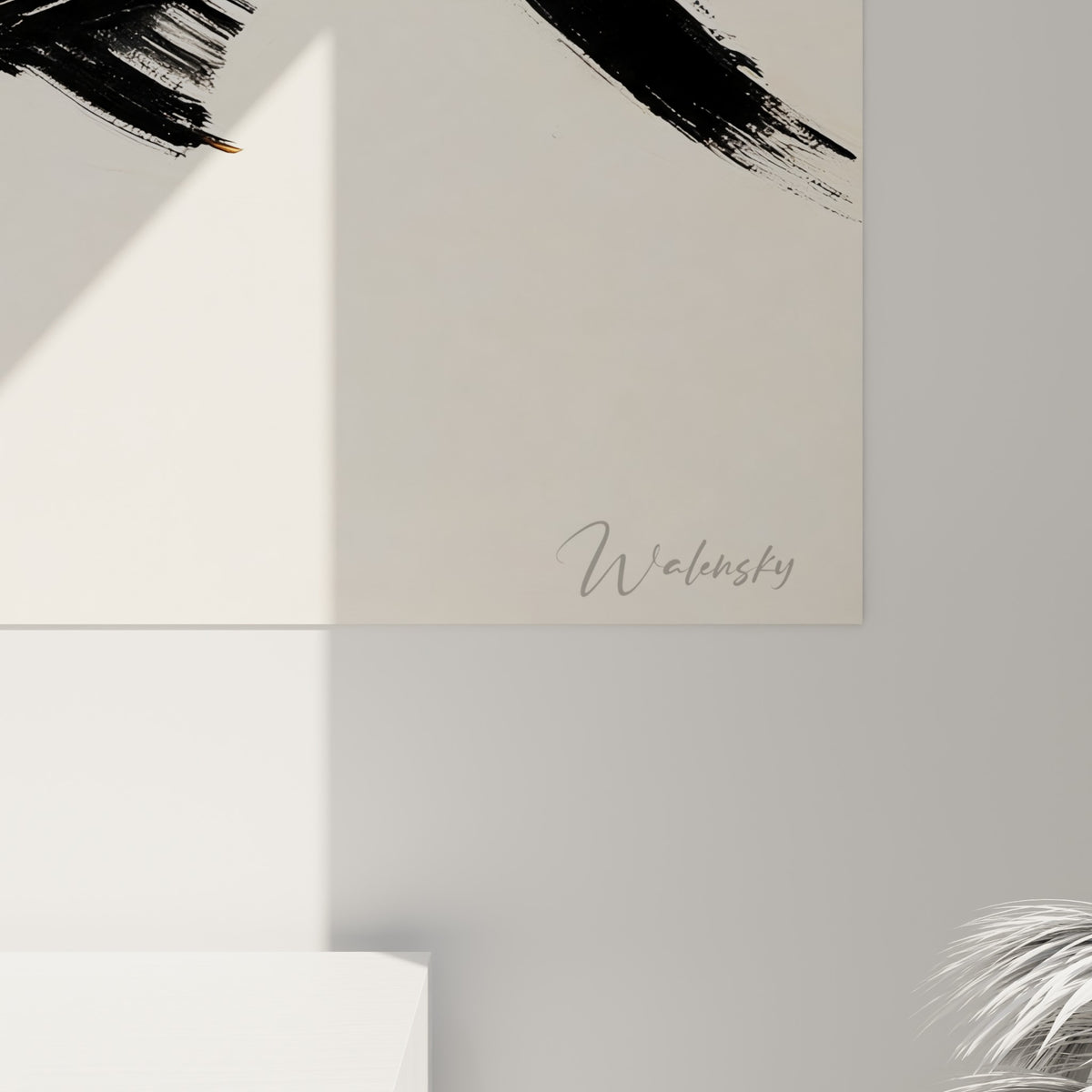 Empâtements noirs et coulures dorées du barracuda, grain de la toile et reliefs de peinture visibles