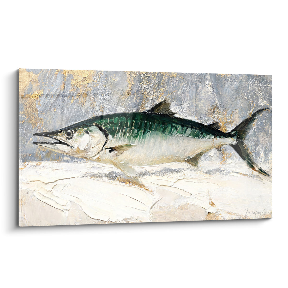 Barracuda vert émeraude et doré, gueule ouverte, peint en relief sur fond gris patiné.