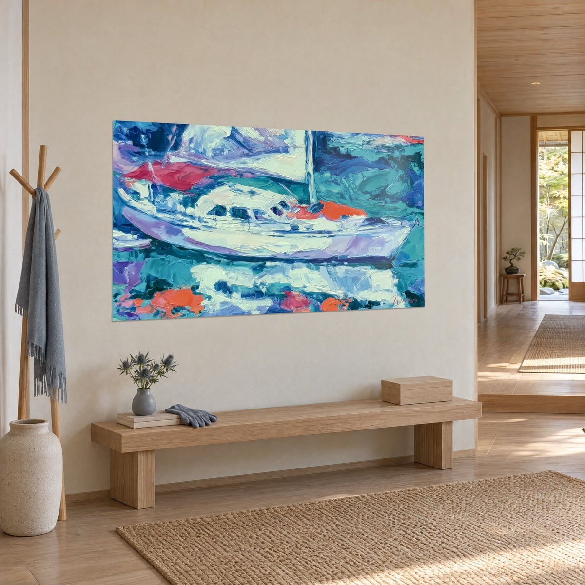 Tableau yacht à la coque nacrée sur eau vert d'eau, touches orange vif, vu de trois quarts dans un couloir japandi clair