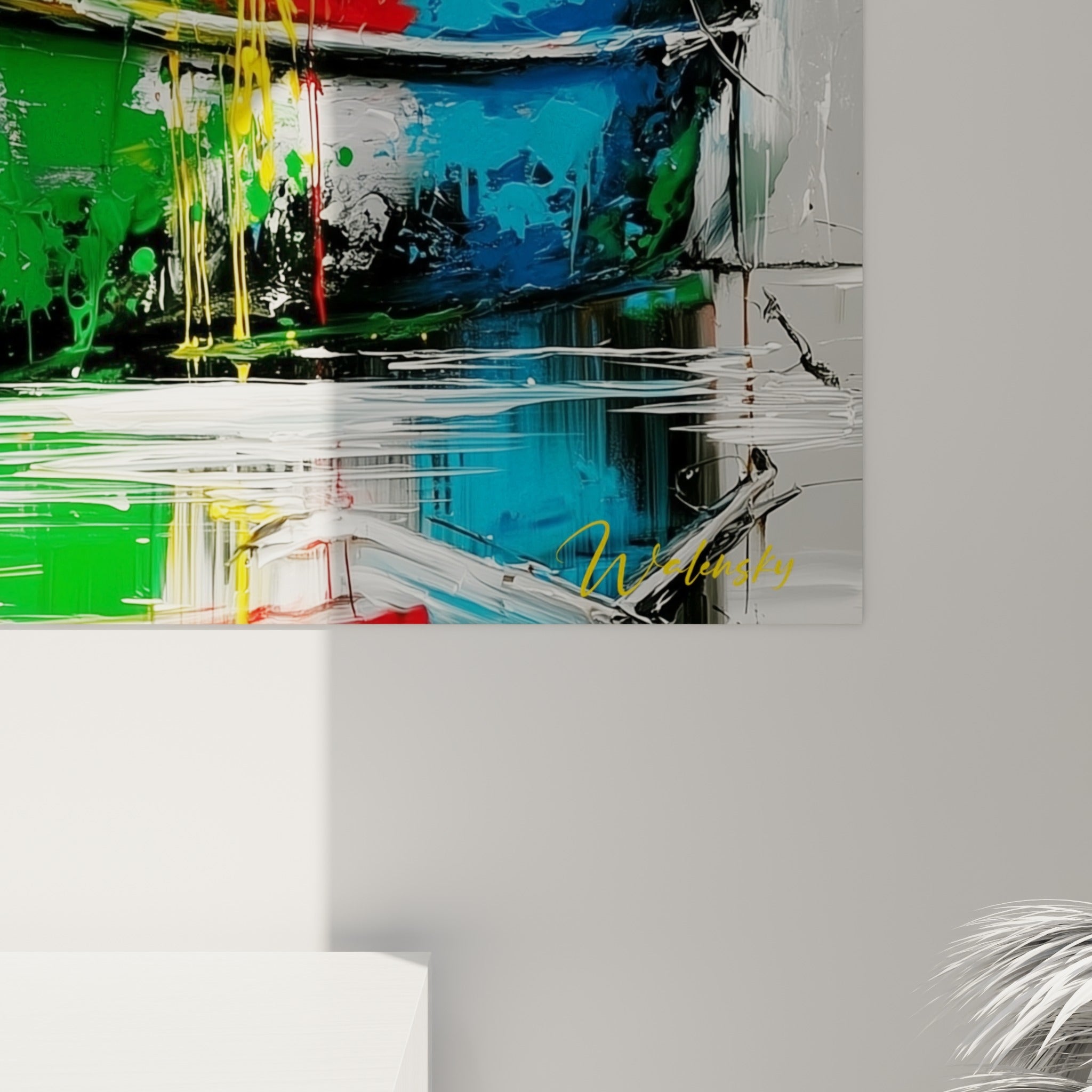 Détail de peinture au couteau, coulures blanches et touches rouges et bleues se mêlant sur la coque