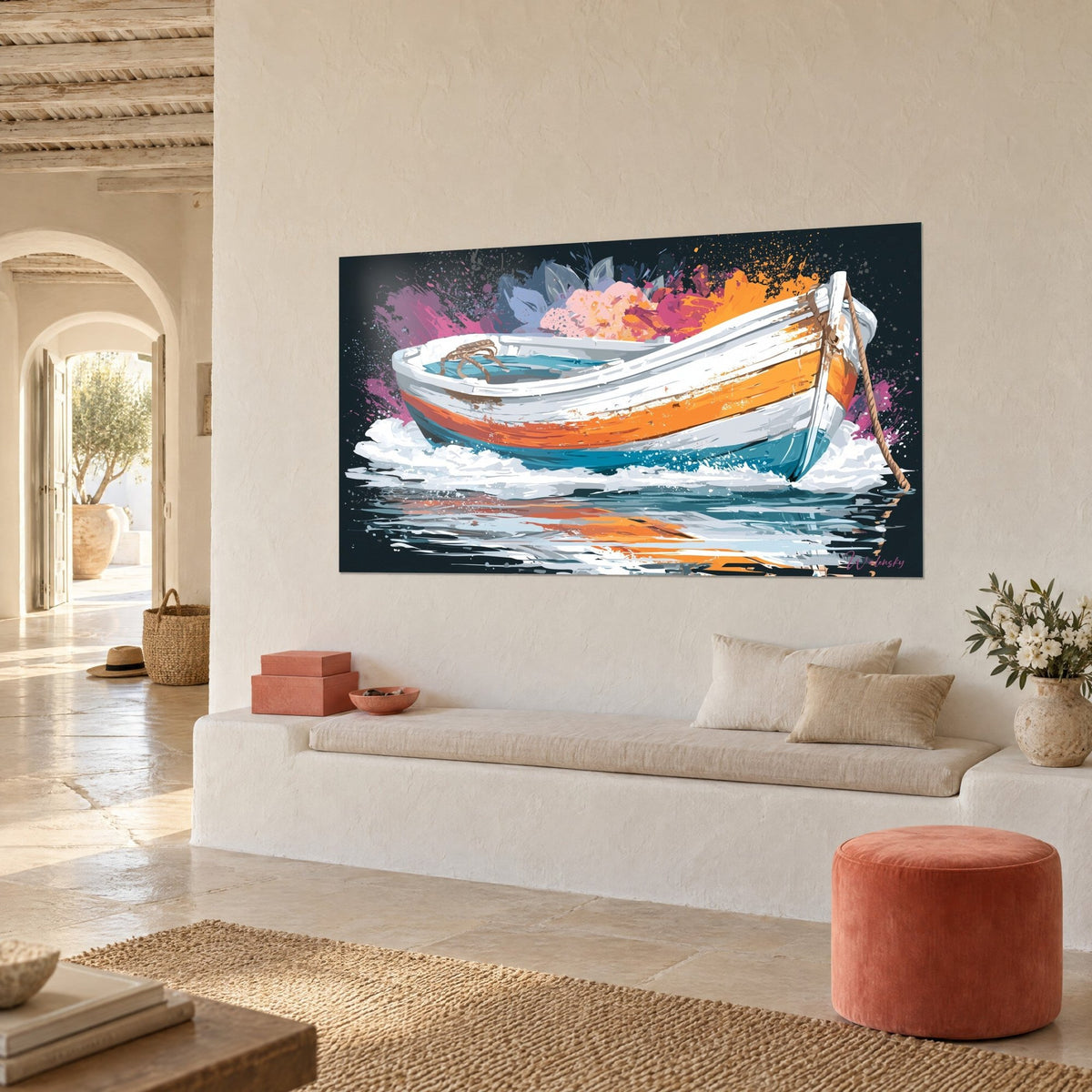 Tableau canot à la coque orange vif, gerbes de peinture magenta et lilas, corde brune, en vue de trois-quarts sur un mur crème