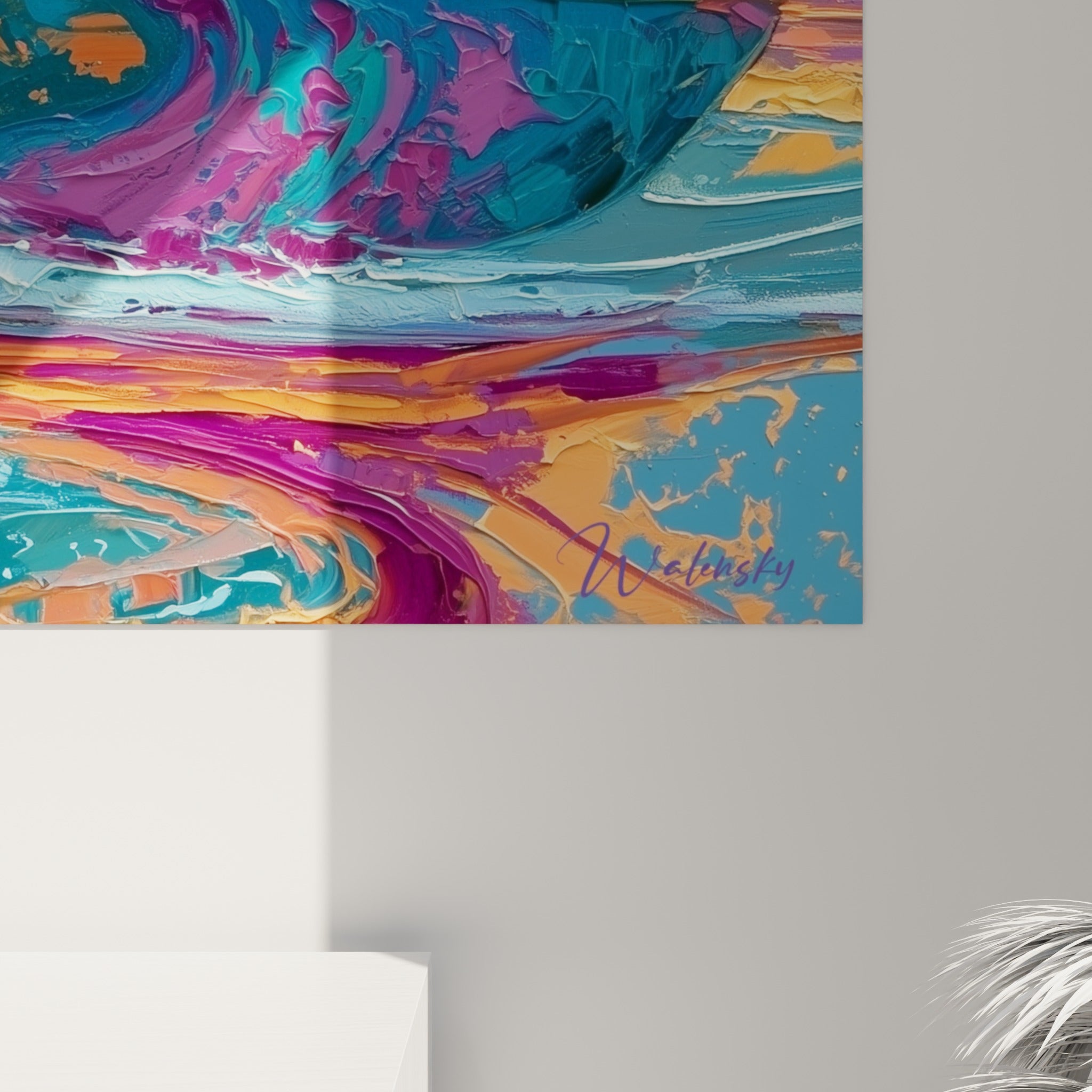 Empâtements épais de turquoise, violet et orangé sur la coque et les vagues de ce tableau bateau