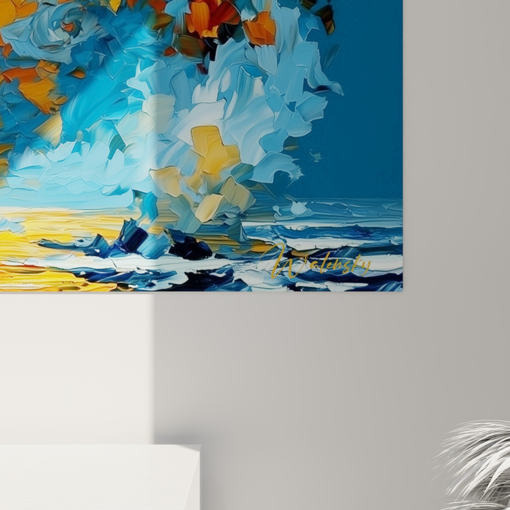 Empâtements épais de bleu marine et orange doré révélant la matière du tableau bateau abstrait accroché au mur