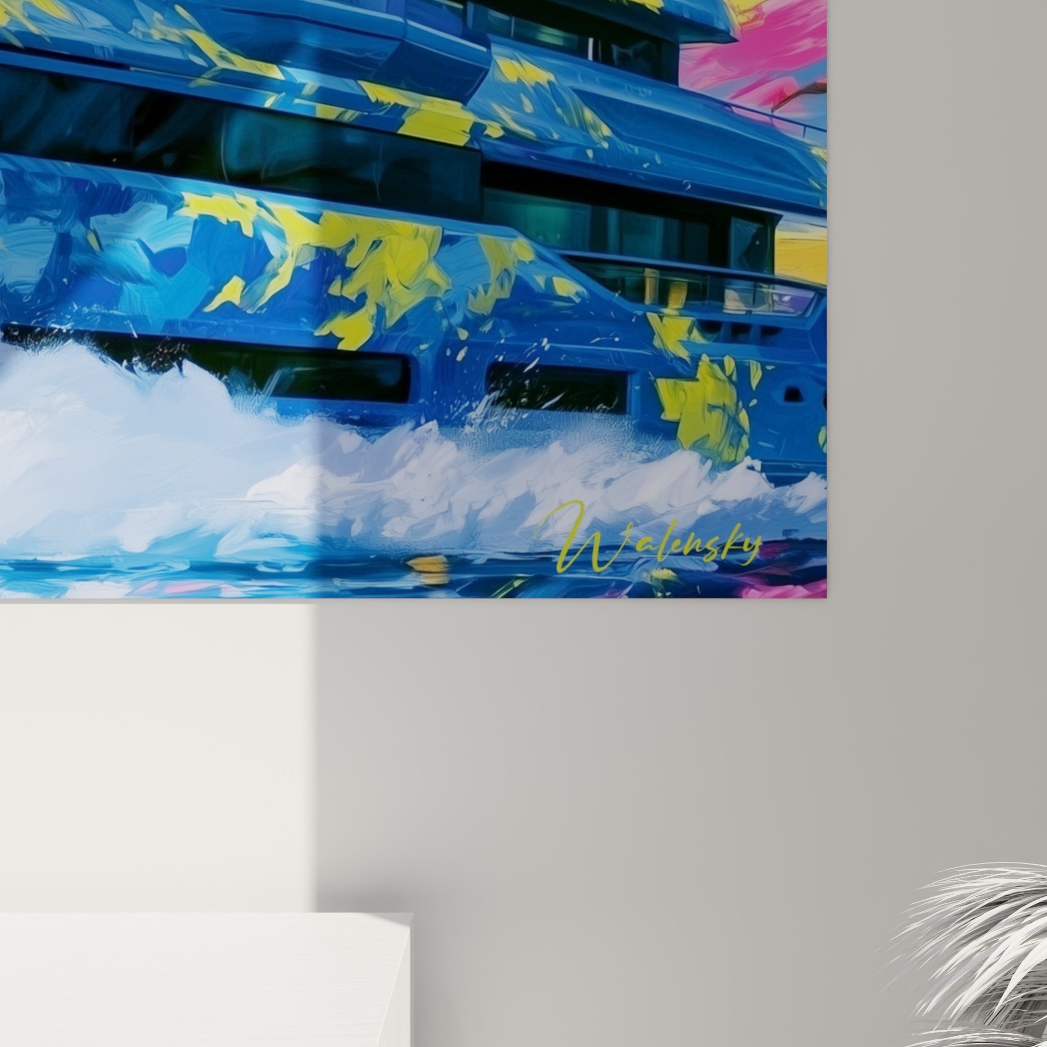 Empâtements colorés en rose et jaune détaillant la proue bleu marine du yacht à l'impression