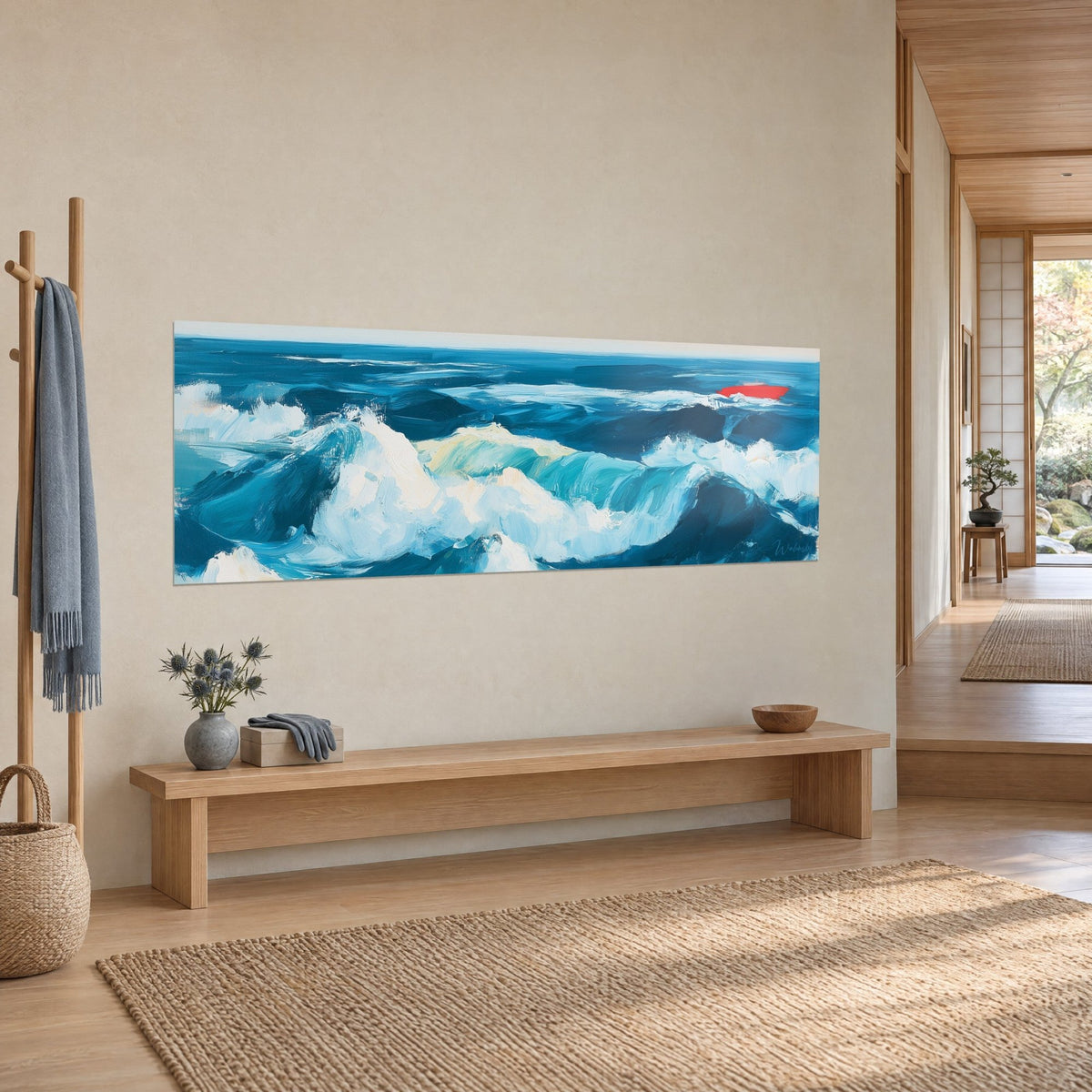 Tableau mer déchaînée aux coups de pinceau épais bleu marine et blanc, petite barque écarlate, vue de trois-quarts sur mur beige