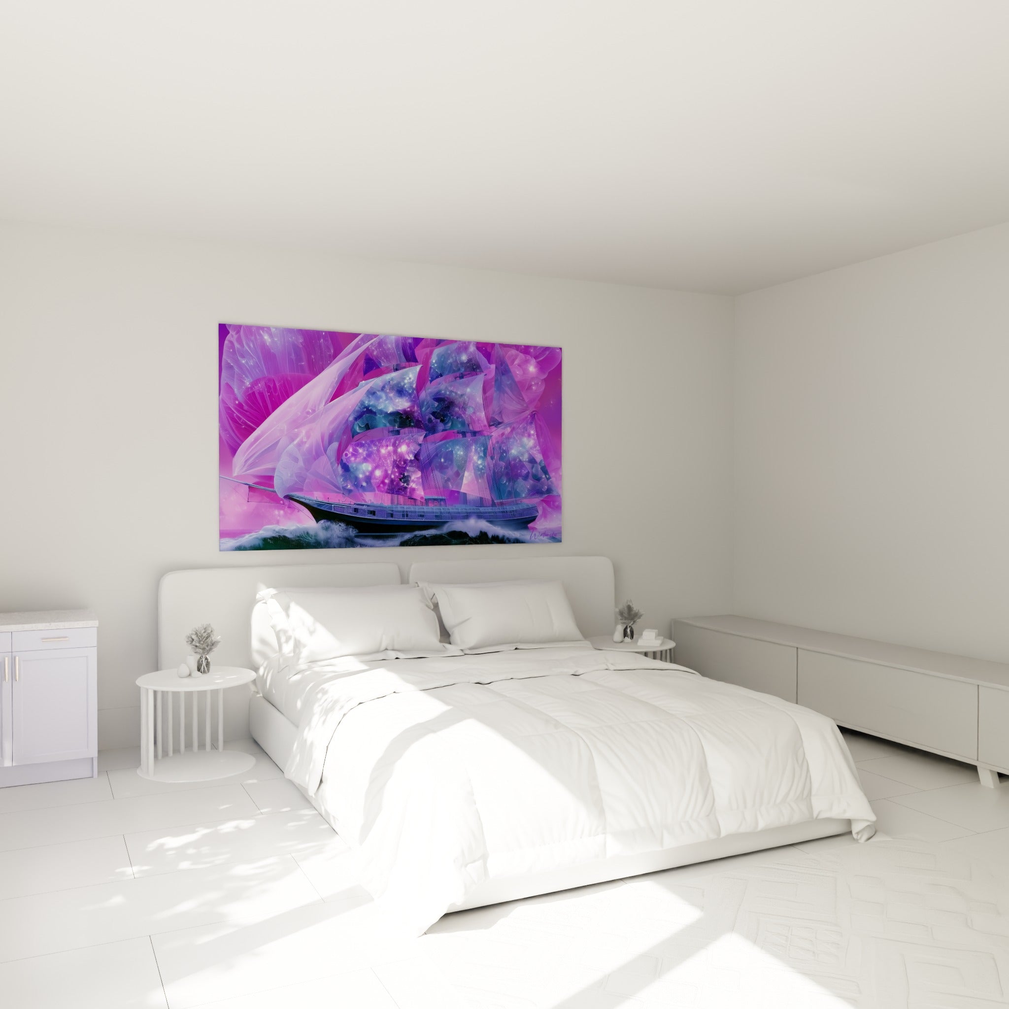 Grand navire mauve et fuchsia aux voiles étoilées, accroché au-dessus d'un lit dans une chambre claire