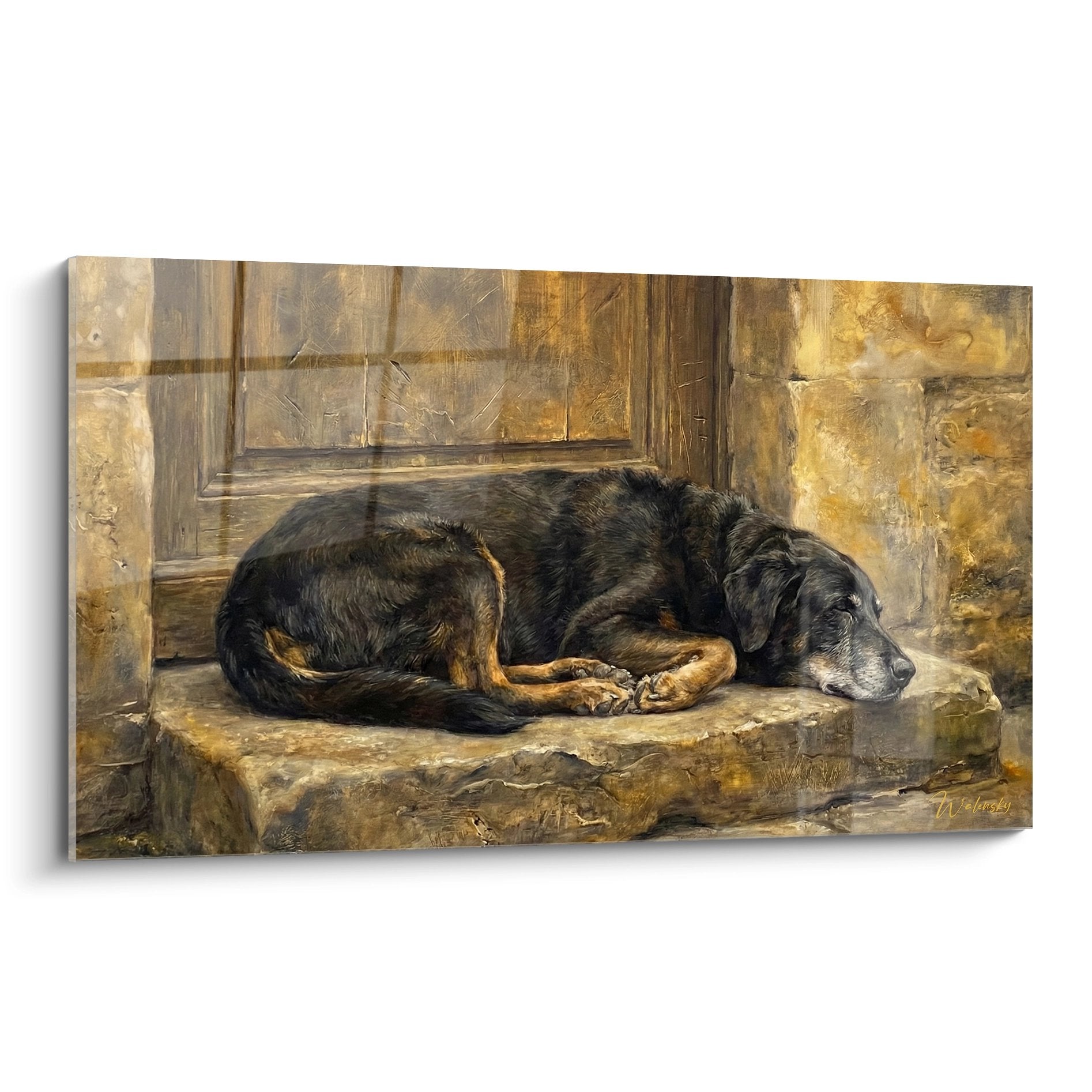 Tableau chien Beauceron noir et brun endormi sur pierre dorée, ambiance chaleureuse et apaisante