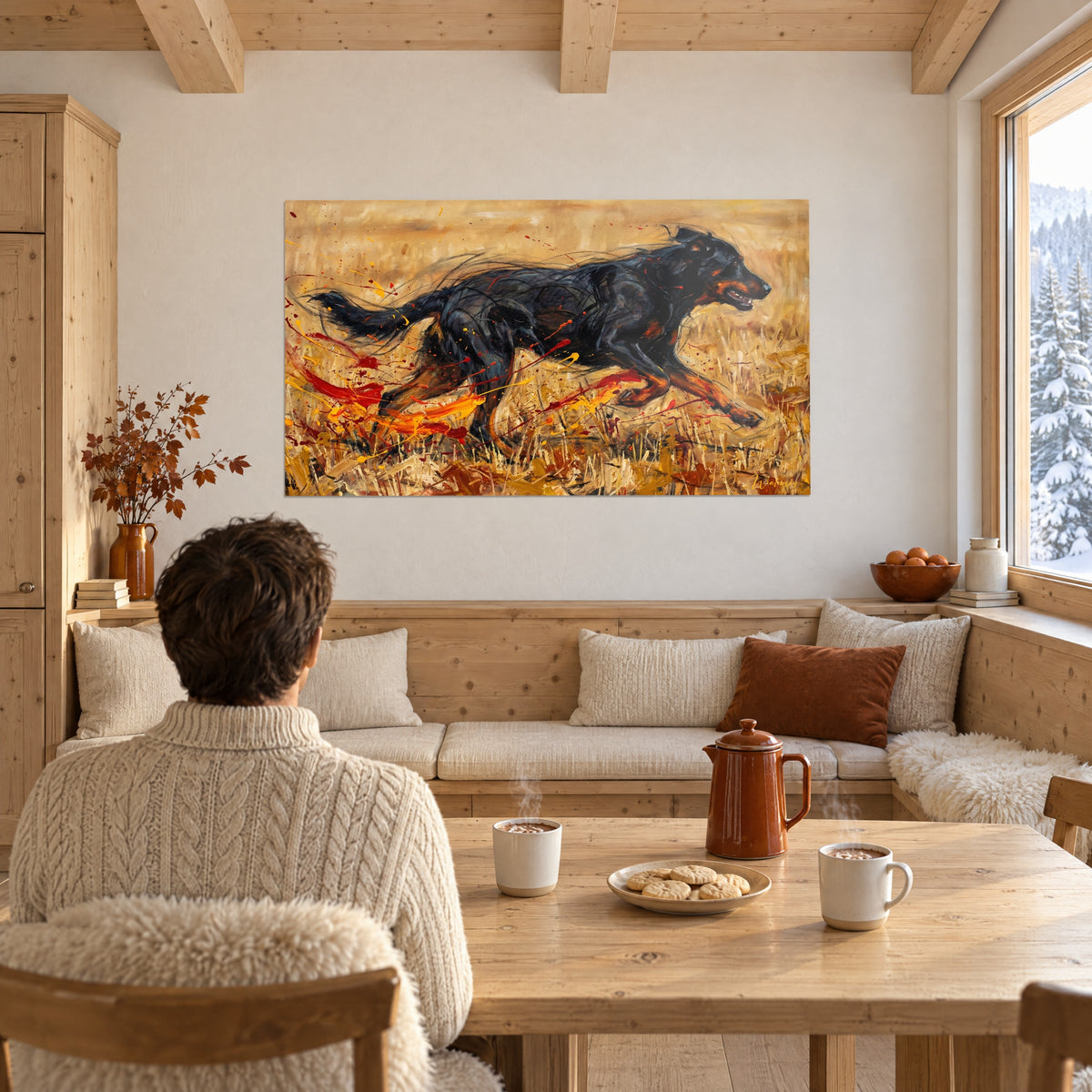 Cuadro de un galgo de granja negro y leonado en zancada, toques de pintura roja intensa sobre fondo dorado, salón de chalet revestido en madera