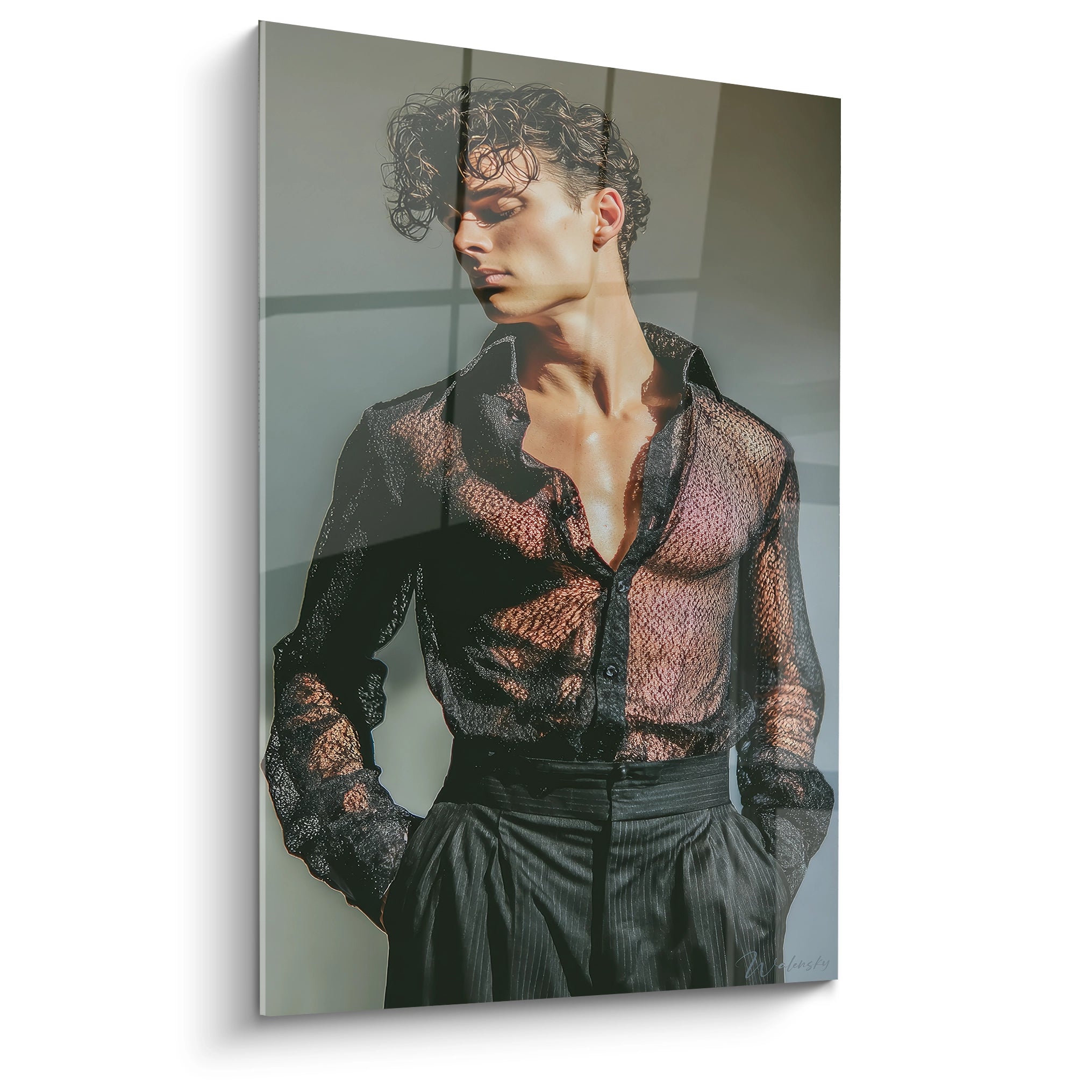 Tableau beauté masculine représentant un homme en chemise transparente avec une pose élégante