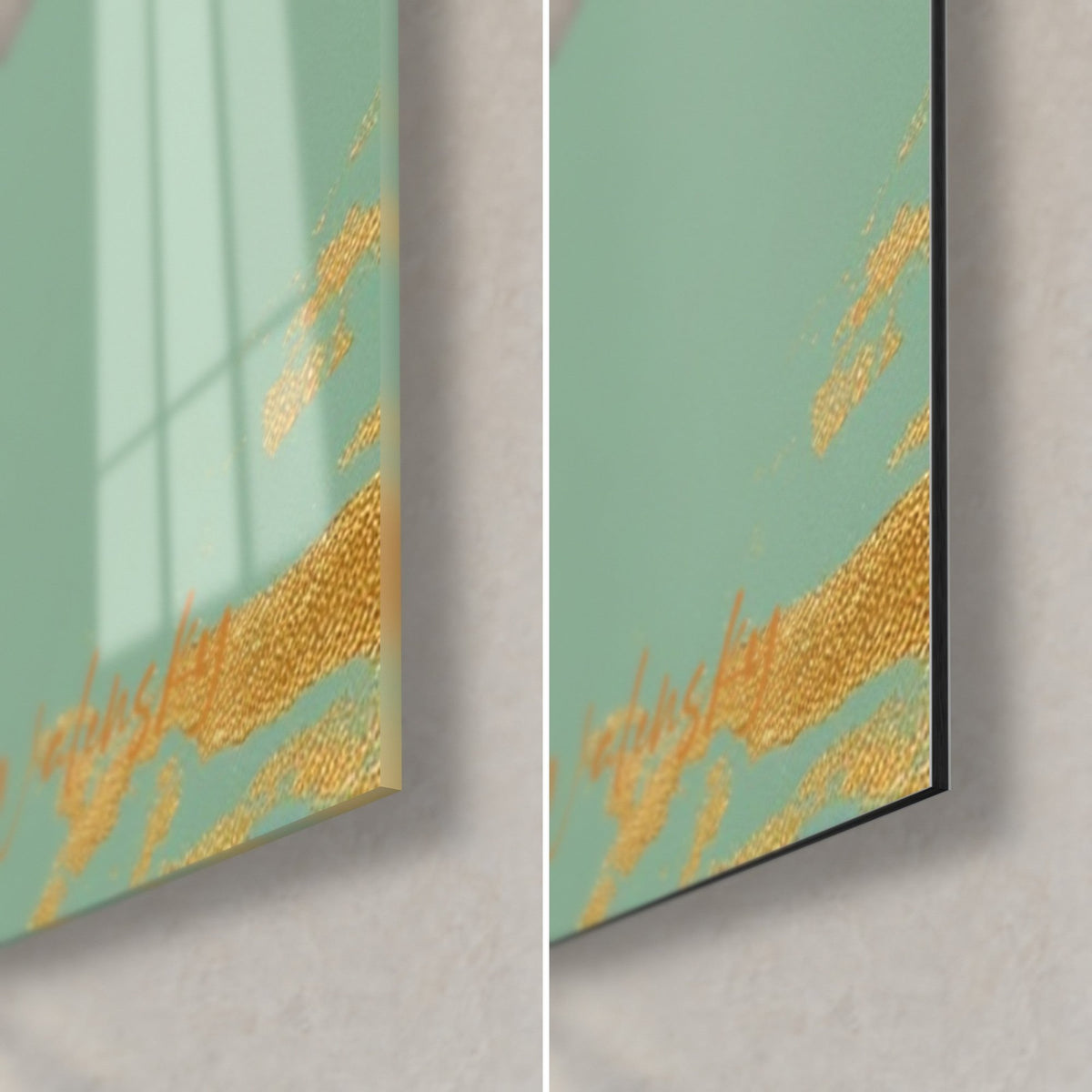 Tableau oiseau à huppe flamboyante, coin bas droit : coulures d'or sur vert sauge, verre brillant à gauche, Dibond noir mat à droite