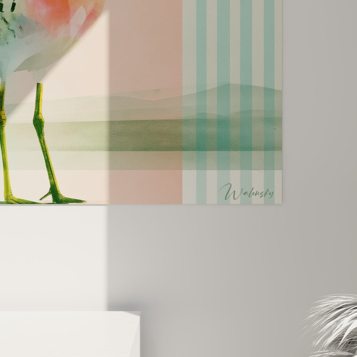 Empâtements et coulures pastel du plumage gris et doré visibles de près sur cette toile