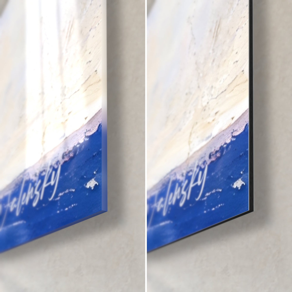 Tableau tête de bélier dorée, coin bas droit : verre acrylique brillant et alu Dibond mat, bleu cobalt, ivoire, tranche de 3 mm