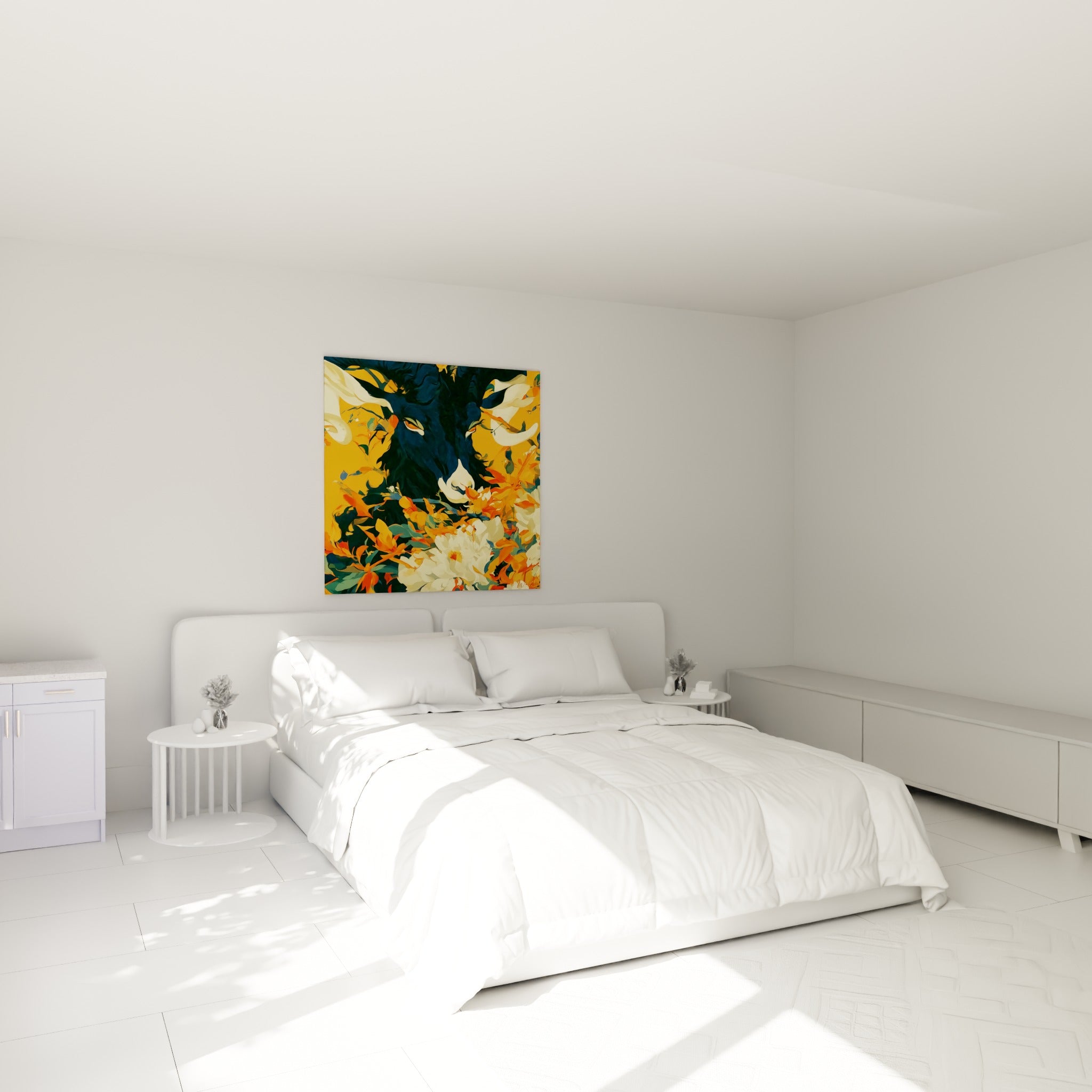Cornes ivoire et fond ocre de ce Bélier accrochés au-dessus d'un lit dans une chambre claire