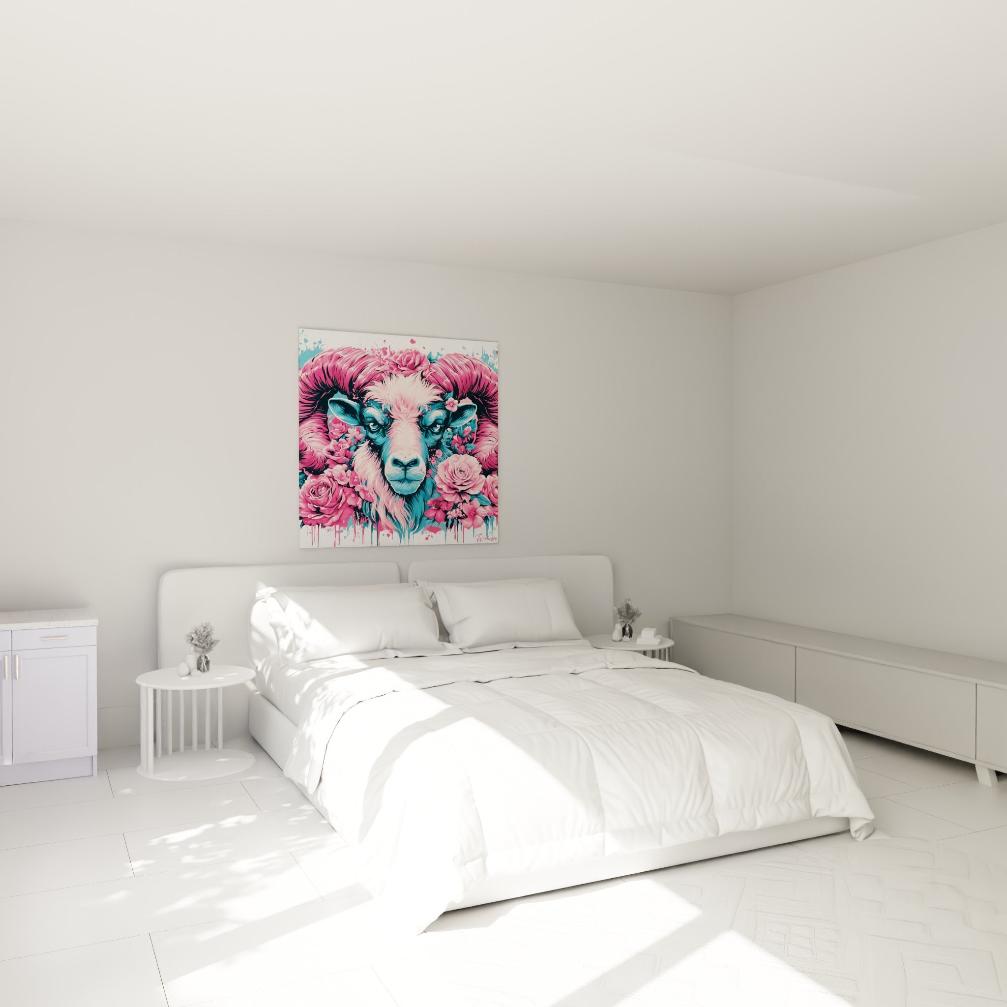 Bélier fuchsia et bleu pétrole, cornes torsadées fleuries, au-dessus d'un lit dans une chambre claire