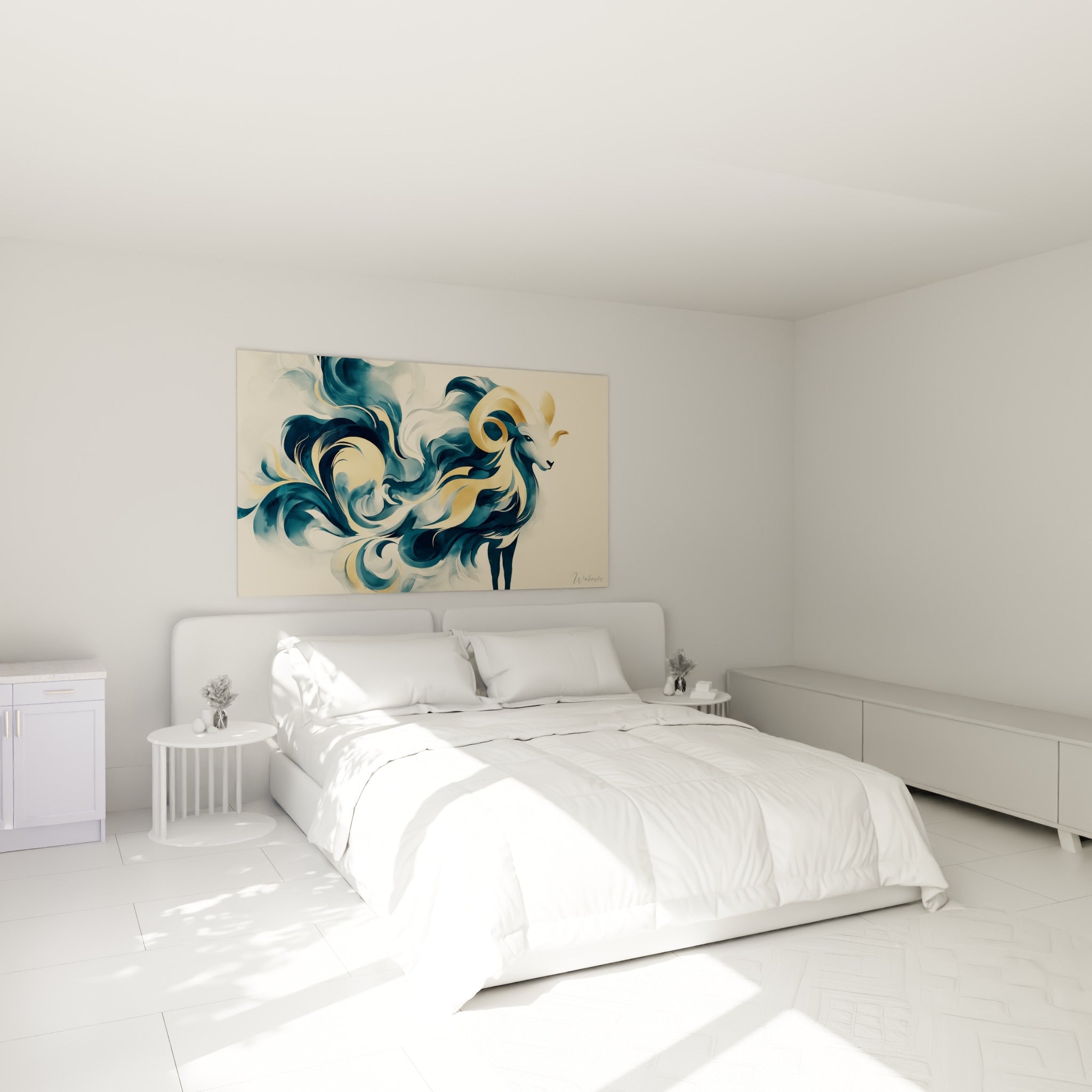Cornes enroulées dorées et crinière bleu marine tourbillonnante, au-dessus d'un lit dans une chambre claire
