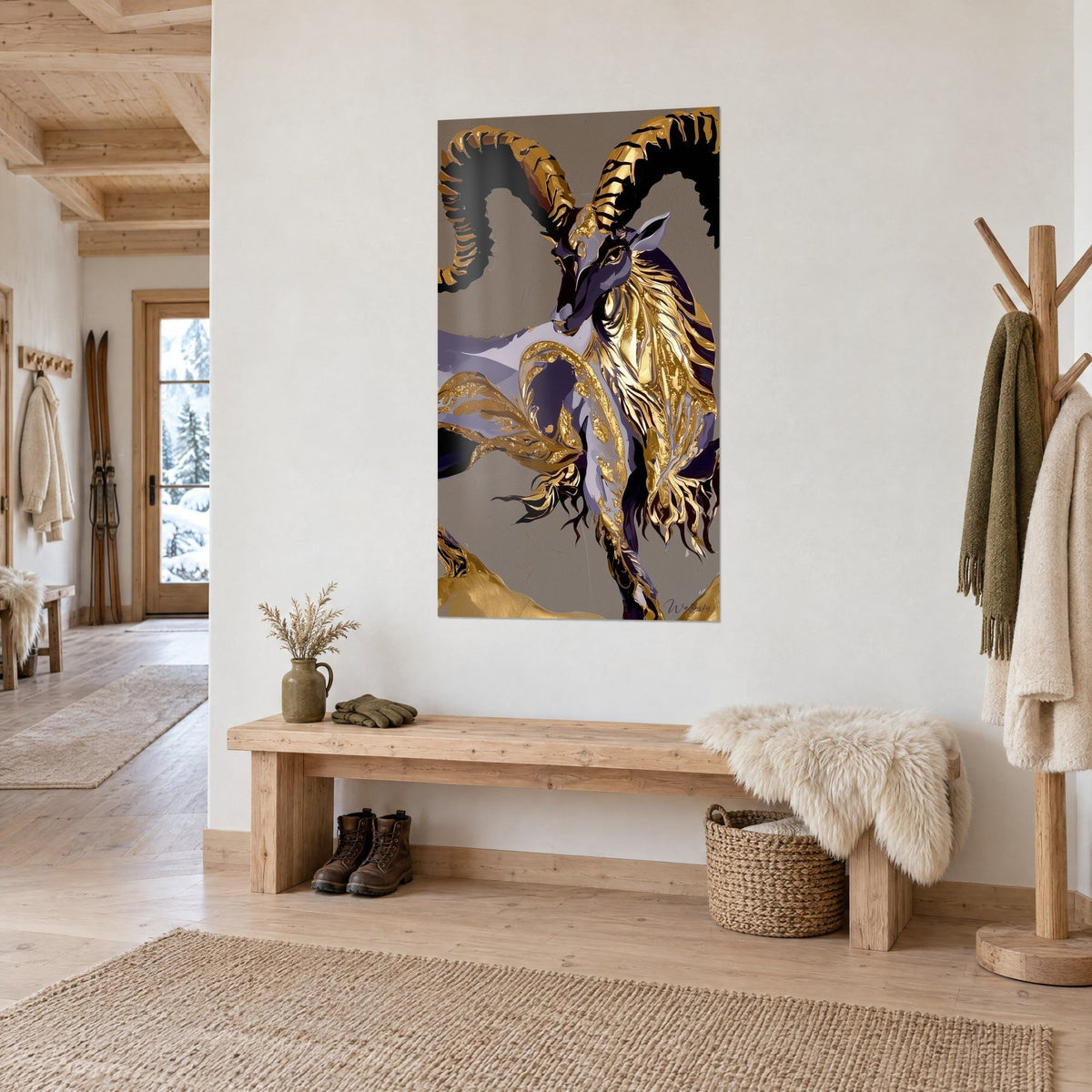 Quadro animale cornuto in ascesa, criniera d'oro striata di nero e pelo lilla, sfondo grigio talpa, panca in legno d'ingresso di uno chalet