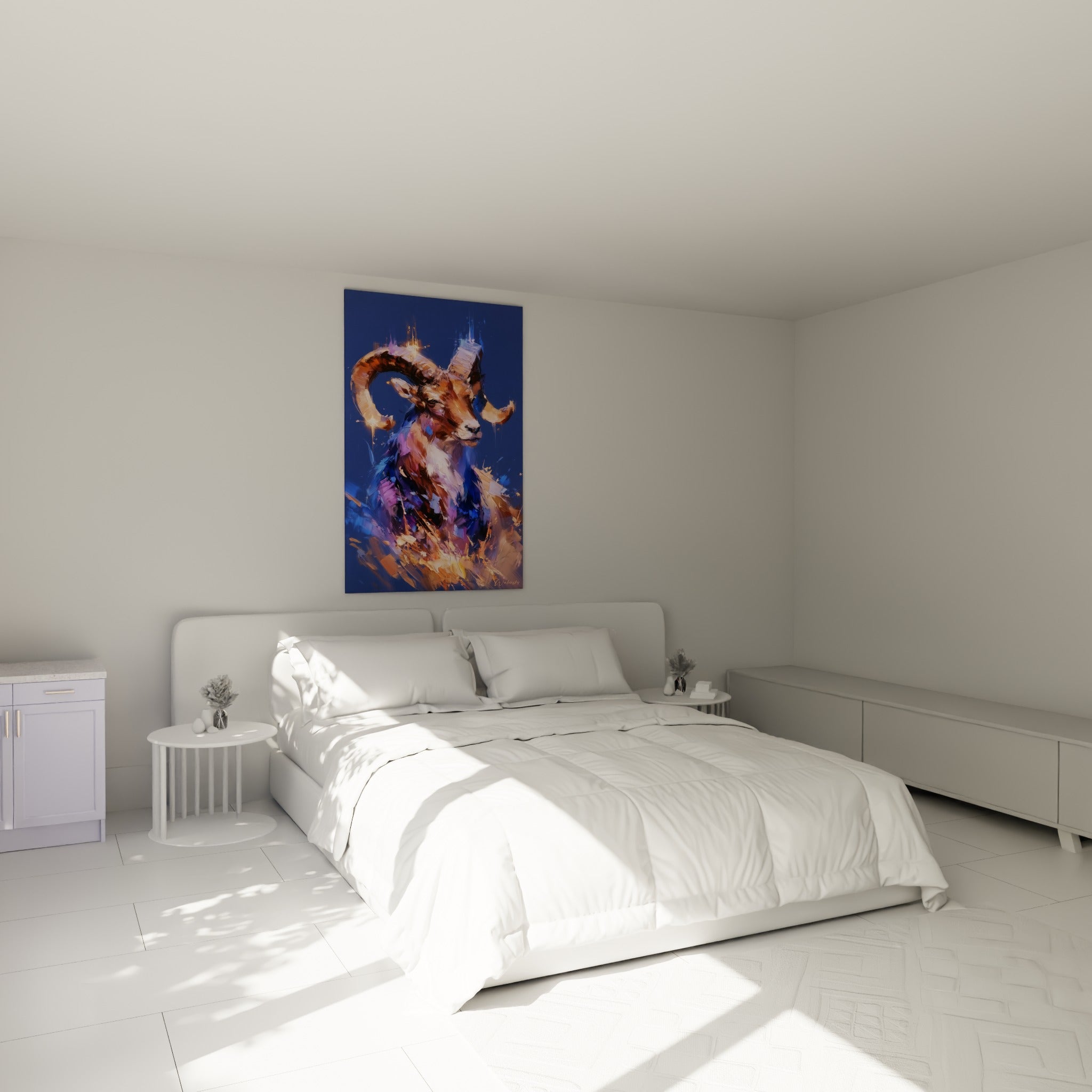 Mouflon doré et bleu marine à l'expression sereine, accroché au-dessus d'un lit dans une chambre claire