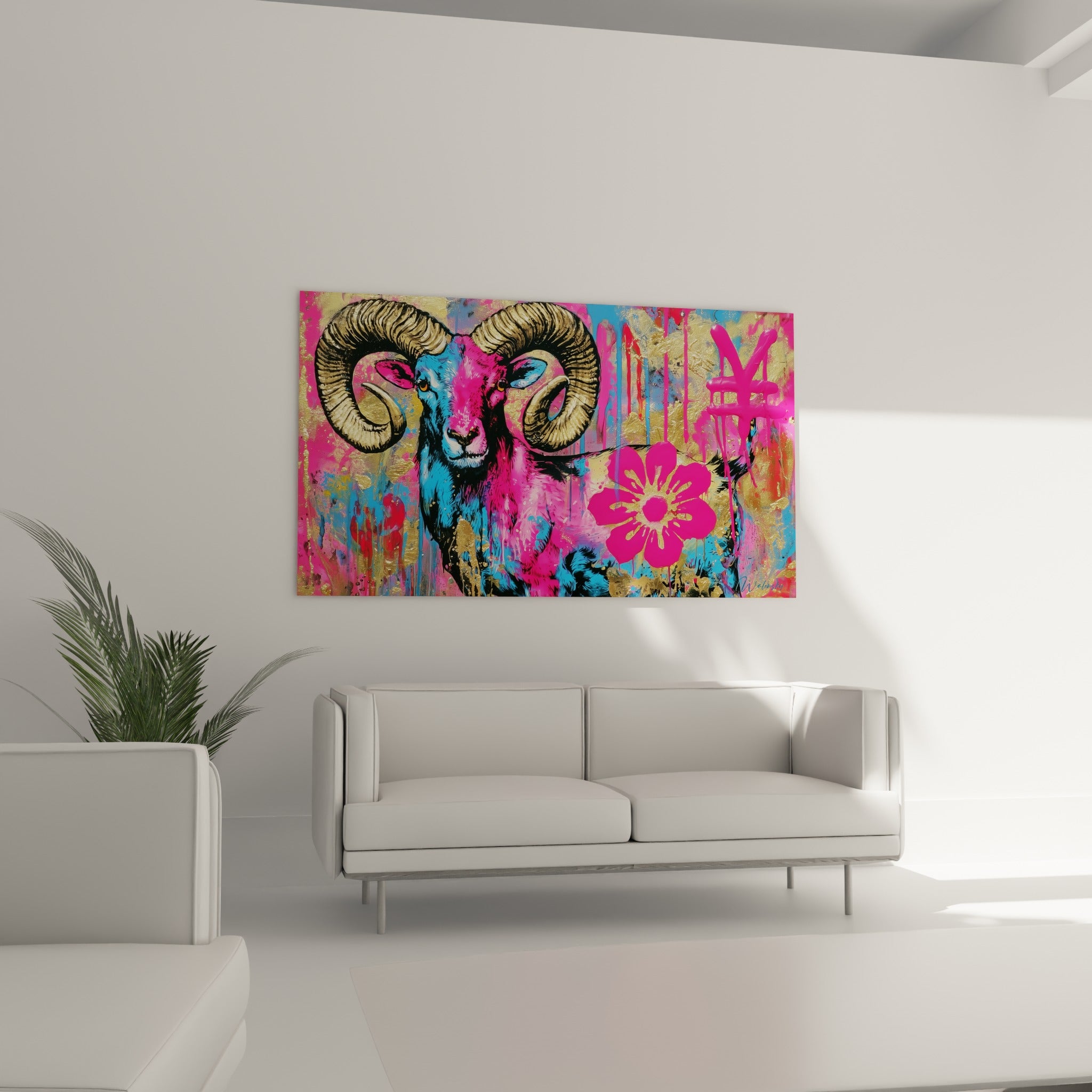 Silhouette bleu et fuchsia du Bélier avec fleur rose, au-dessus d'un canapé dans un salon lumineux