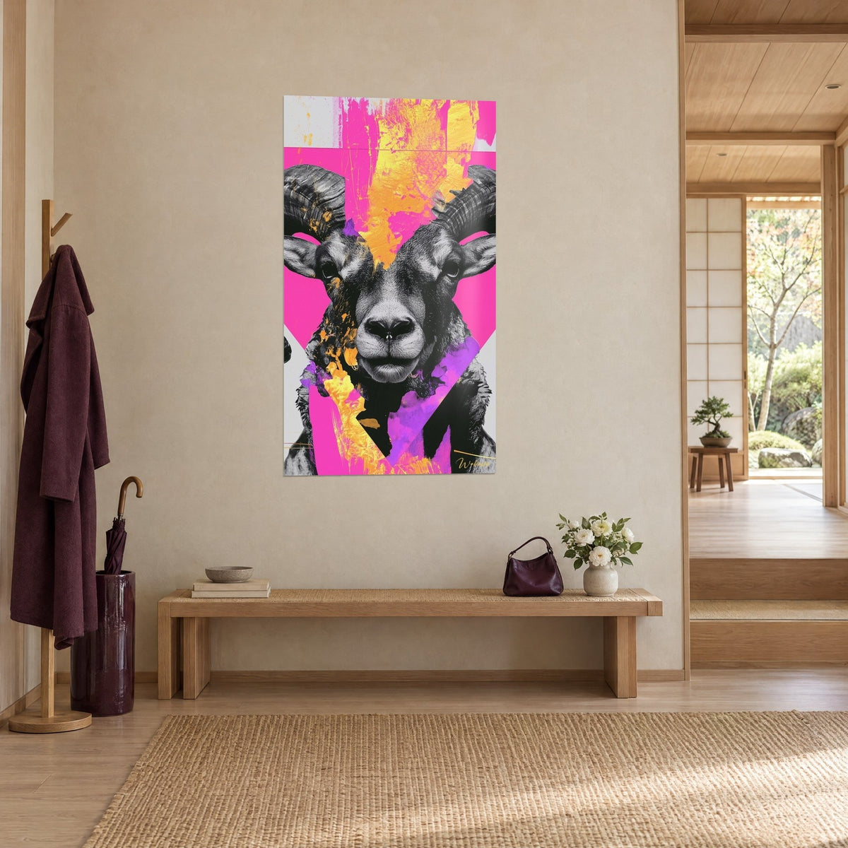 Cuadro cabeza de oveja salvaje en blanco y negro, coladas fucsia y azafrán, punta púrpura, vista de tres cuartos encima de un banco de madera