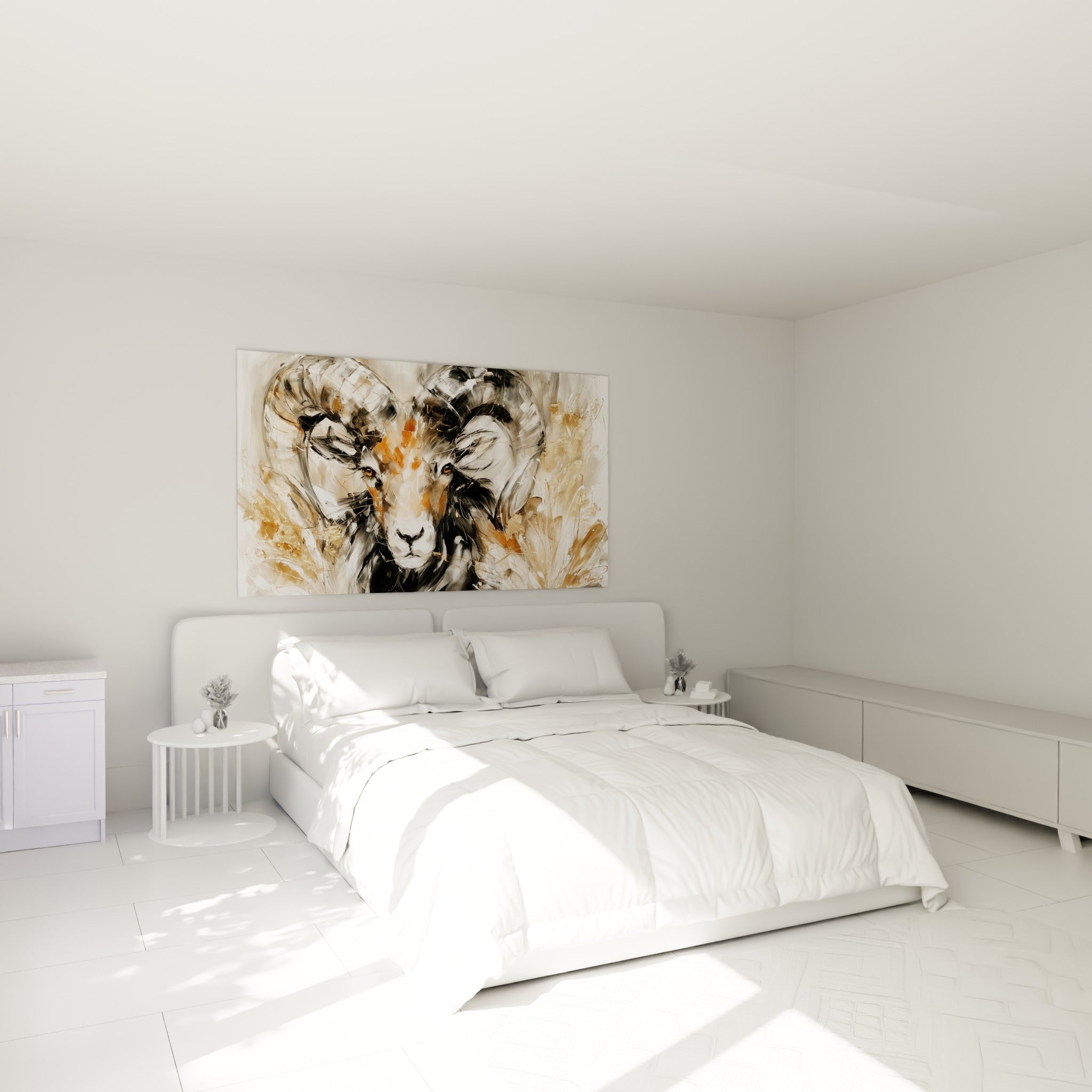 Cornes enroulées anthracite et regard ambre du Bélier accroché au-dessus d'un lit dans une chambre claire