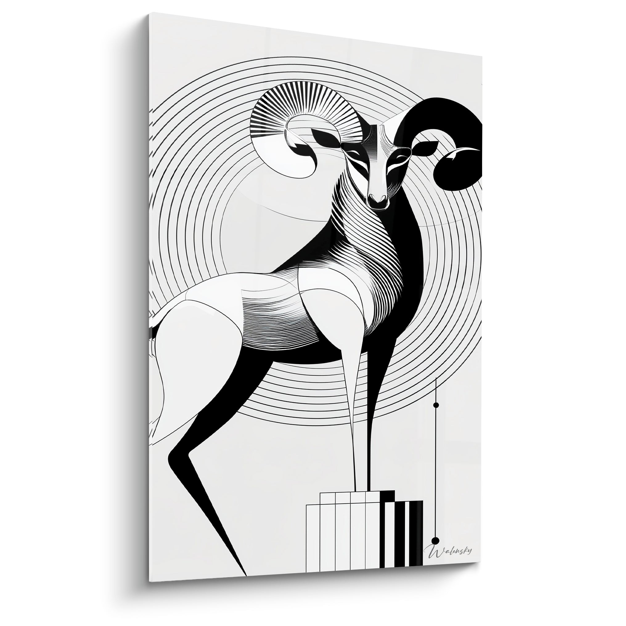 Bélier noir et blanc dressé, cornes en volutes, cercles concentriques gris en fond épuré