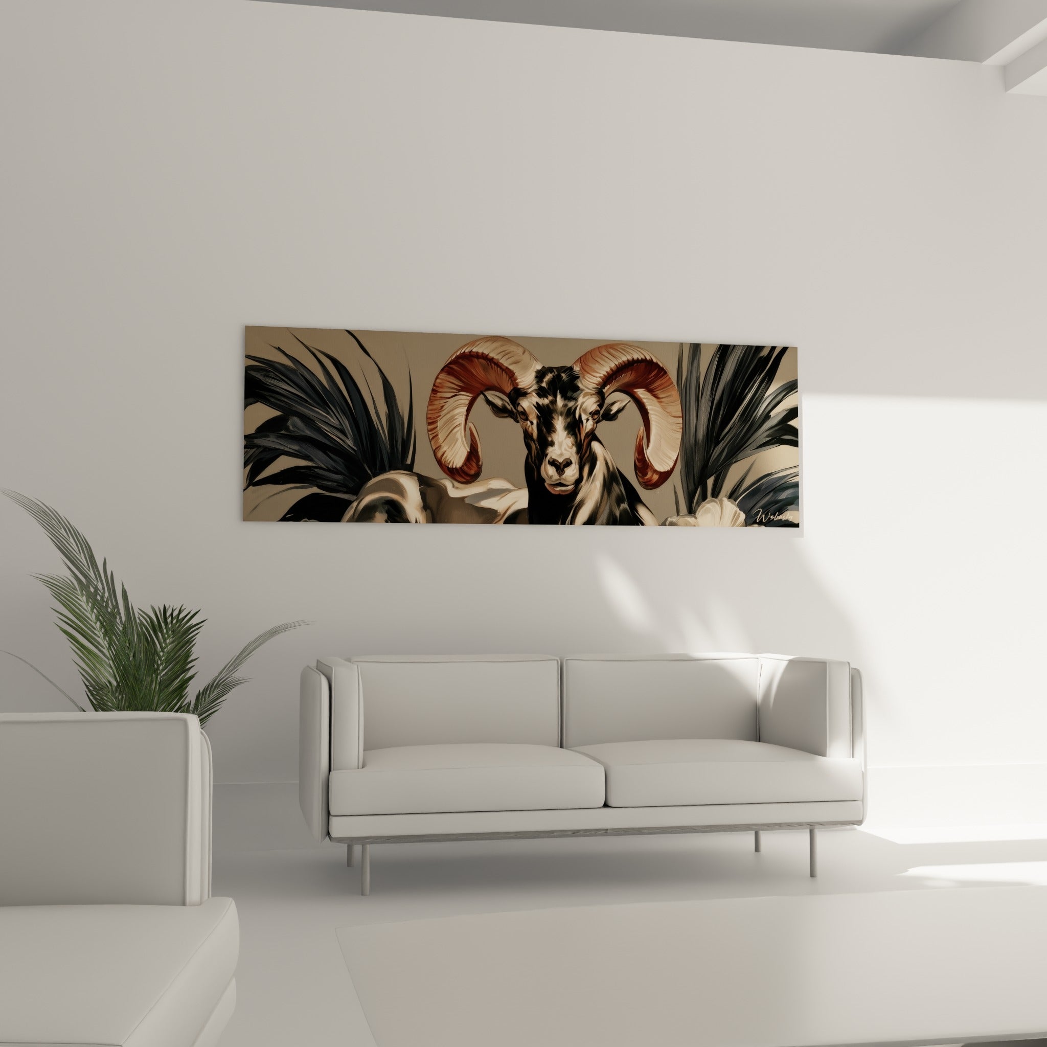 Regard fixe et cornes beige rosé du Bélier surgissant du feuillage sombre, au-dessus d'un canapé dans un salon lumineux