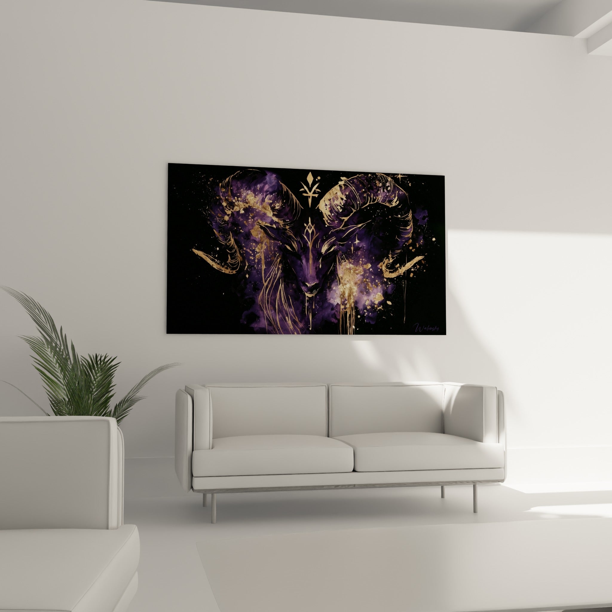 Silhouette mystique du bélier violet et or déployée au-dessus d'un canapé dans un salon lumineux