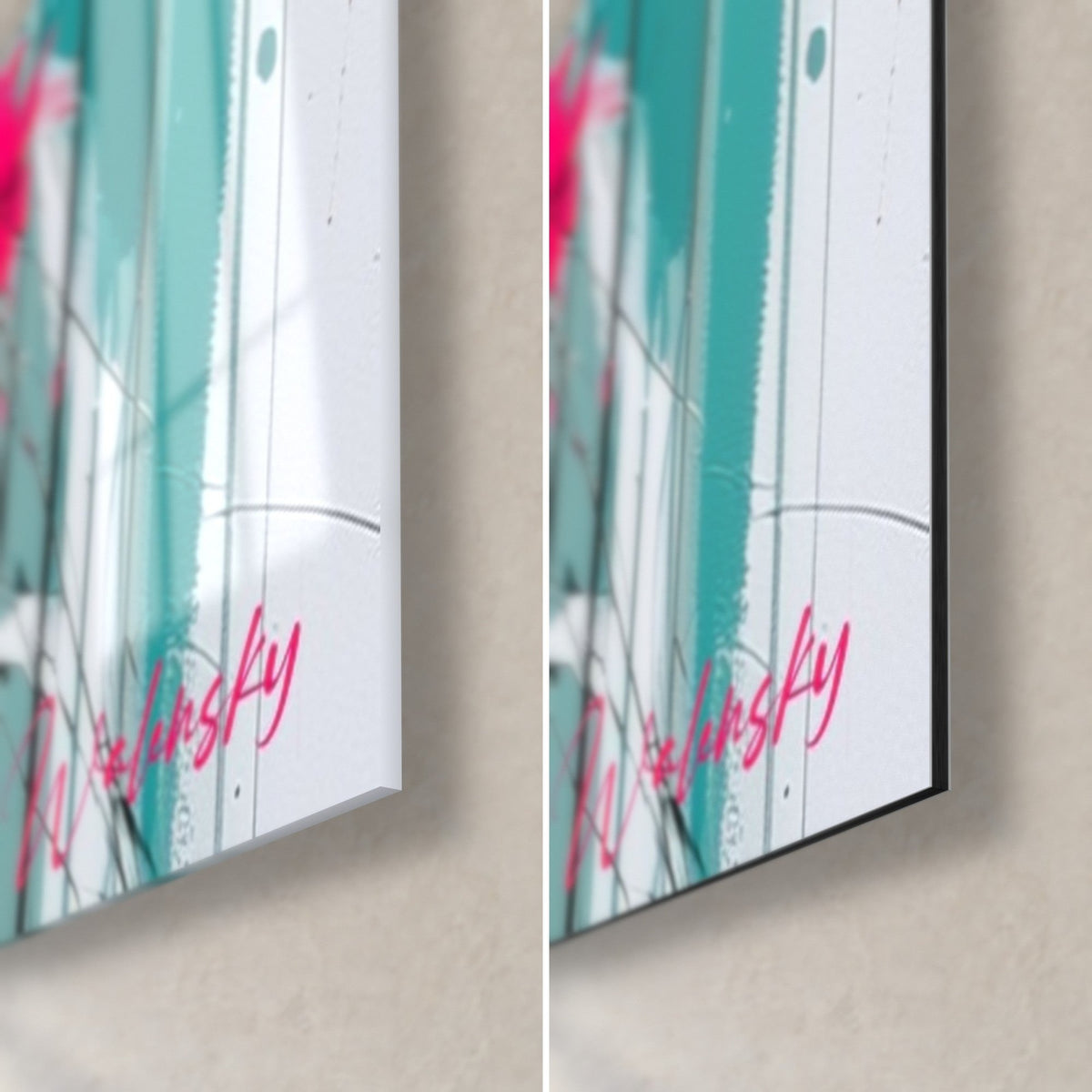 Schilderij ram met beige hoorns, rechtsonder: glanzend reflecterend glas, mat zwart Dibond-aluminium, rand van 3 mm, roze signatuur