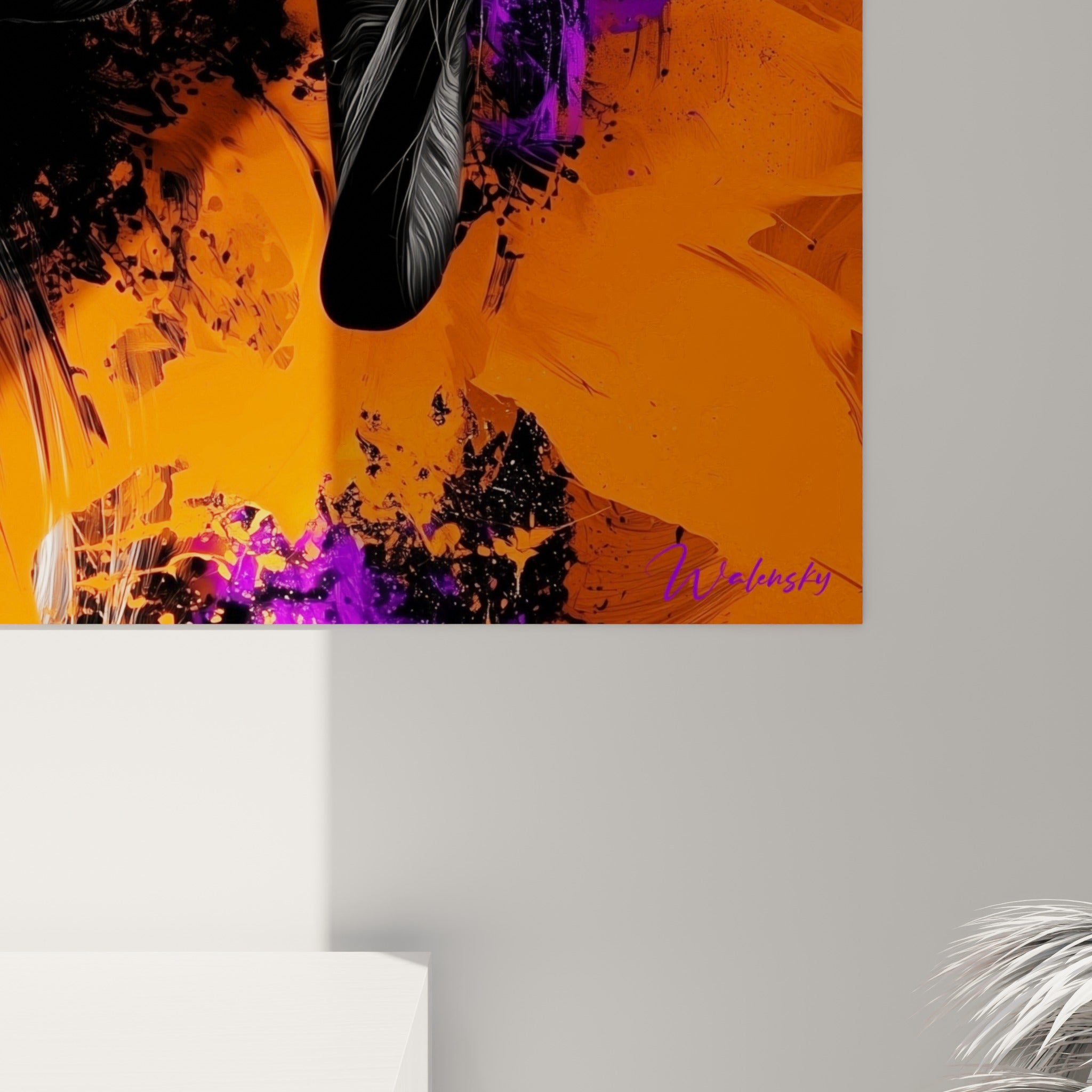 Grain de peinture et éclaboussures orange sur fond violet du Bélier, matière visible en gros plan