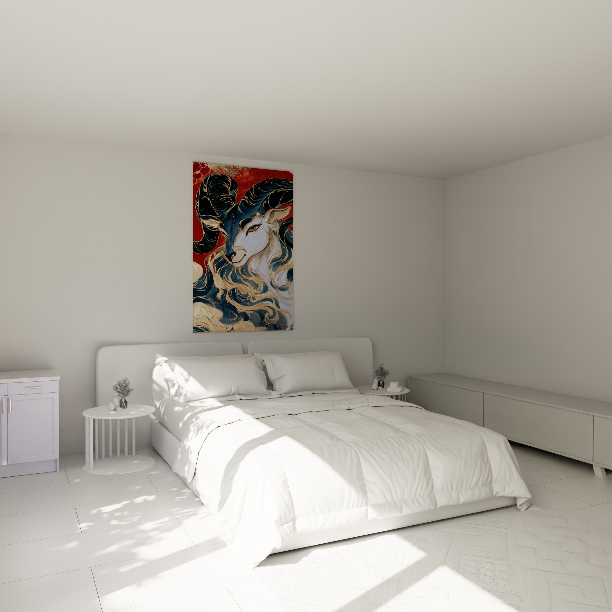 Cornes enroulées et pelage doré du Bélier accrochés au-dessus d'un lit dans une chambre claire.