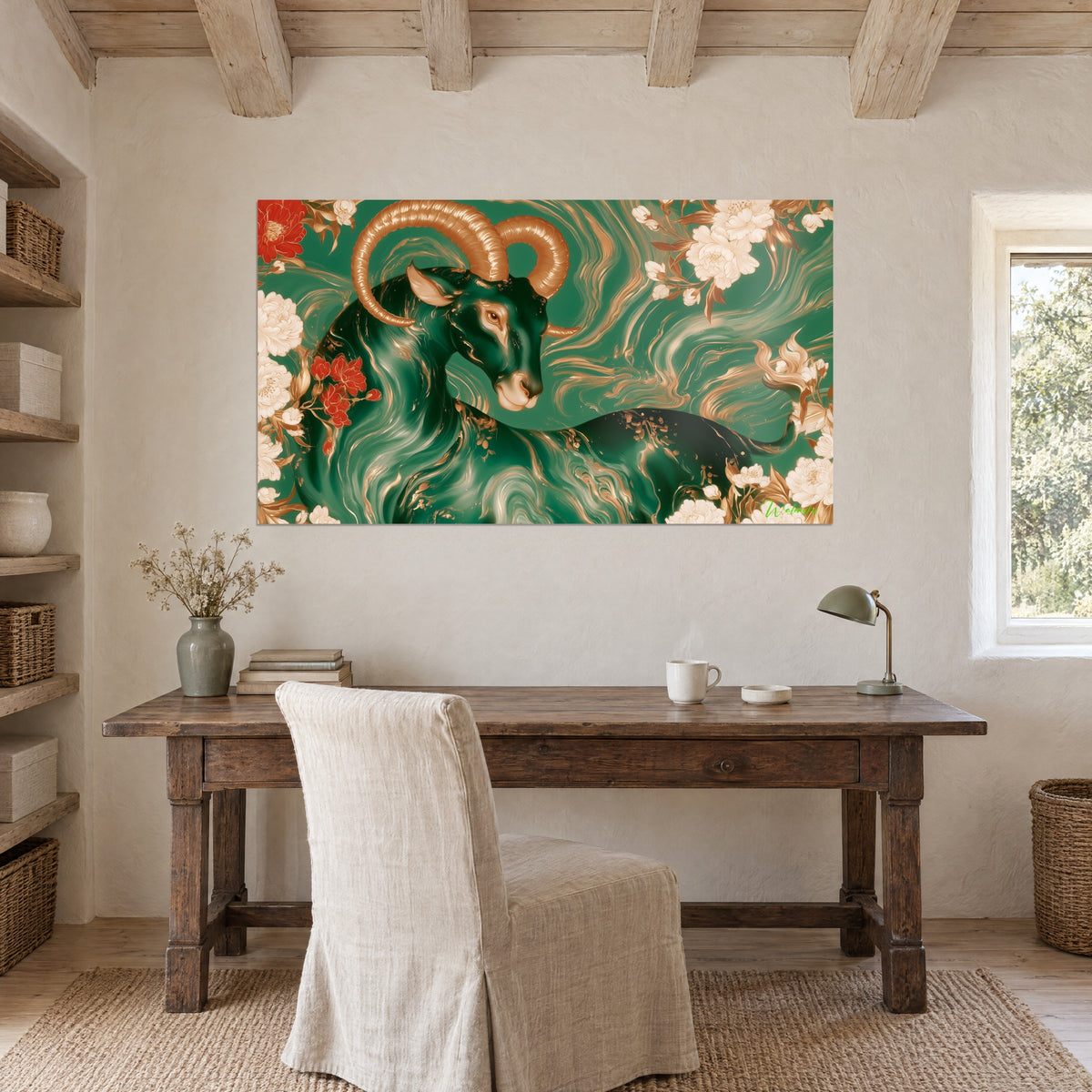 Tableau portrait de bélier émeraude aux cornes cuivrées, fleurs ivoire et corail, au-dessus d'un bureau en bois brut