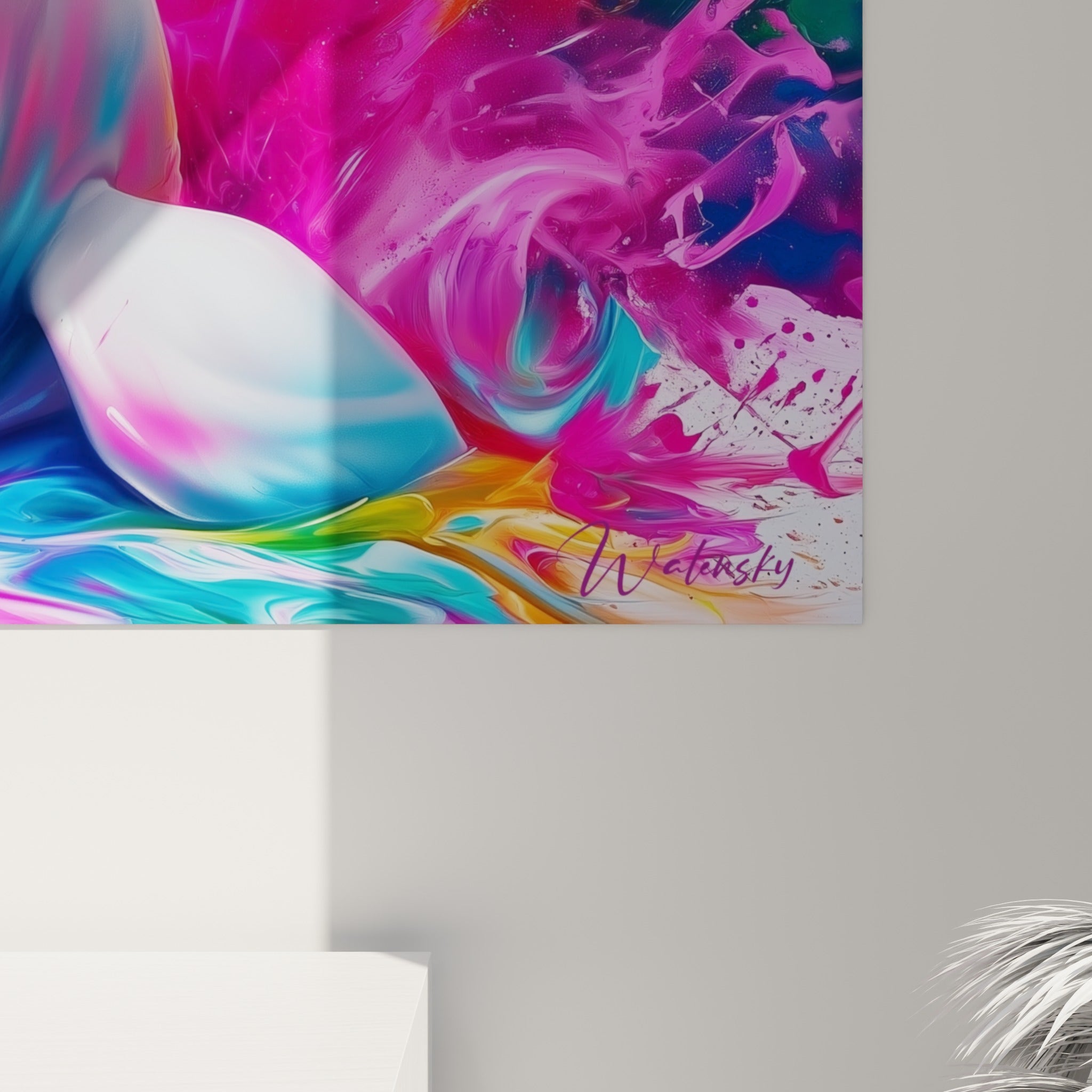 Détail des coulures de peinture rose, turquoise et dorée se mêlant sur la peau du beluga peint