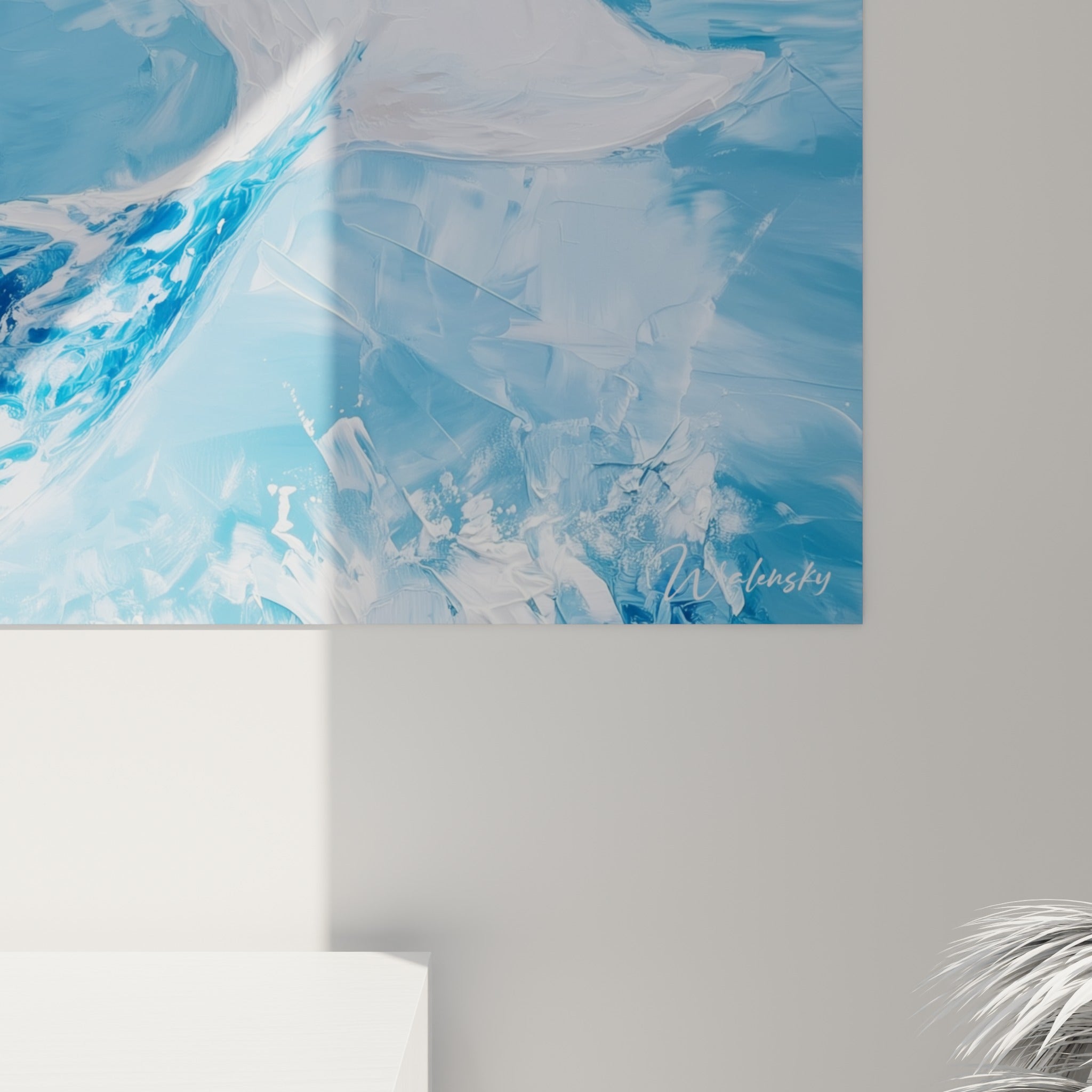 Empâtements blancs et bleus du beluga en gros plan, matière épaisse et coulures visibles sur la toile