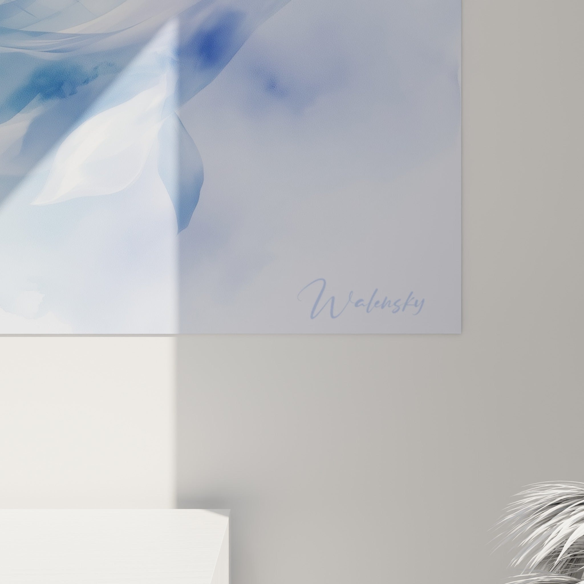 Détail des voiles translucides bleu poudré et blanc de la toile, grain fin et dégradés fondus visibles de près