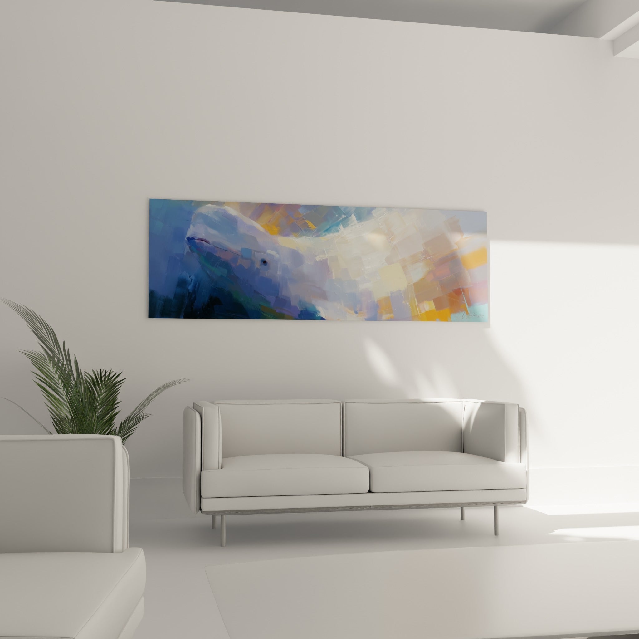 Beluga ocre et bleu marine traité en mosaïque picturale au-dessus d'un canapé dans un salon lumineux
