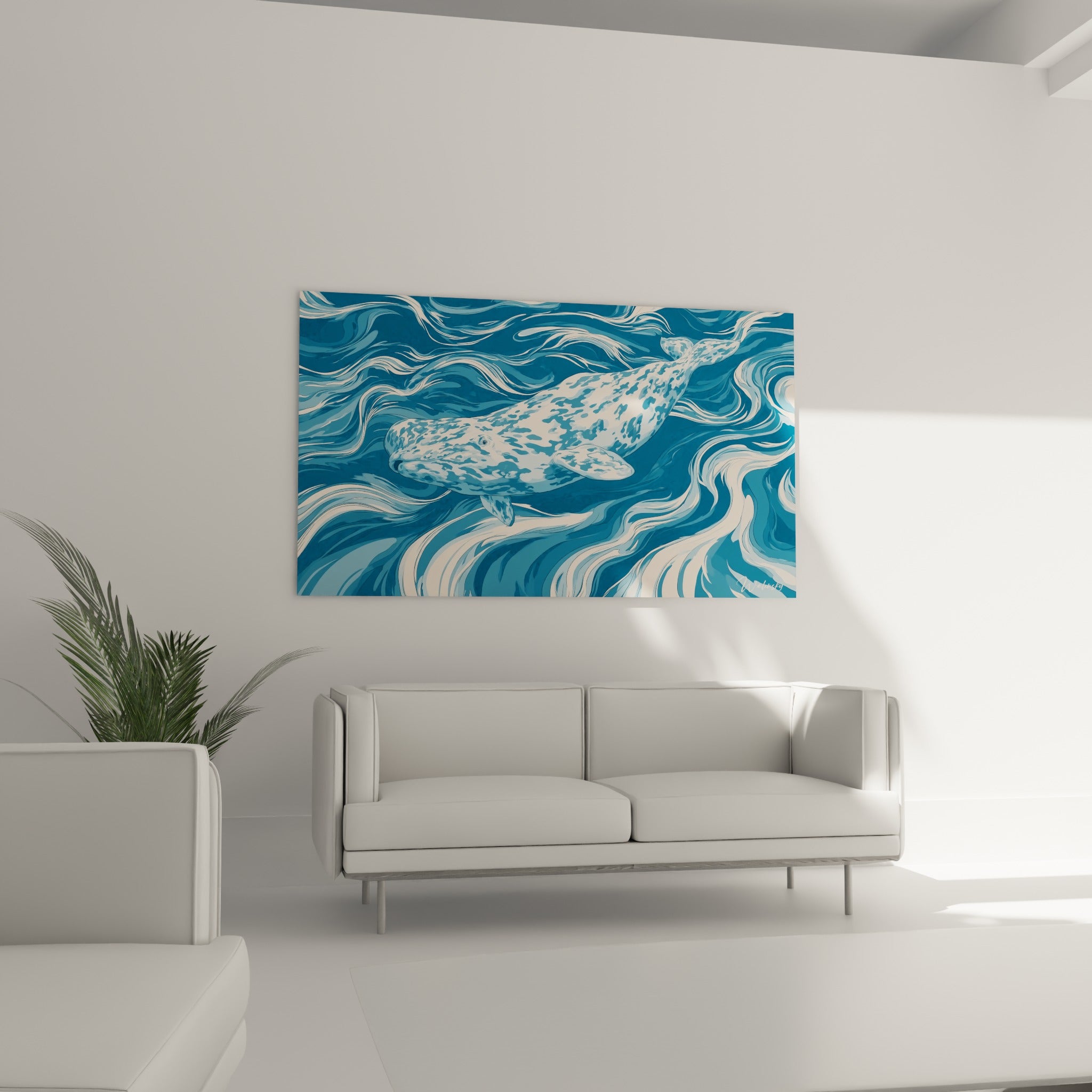 Silhouette marine bleu marine aux motifs ondoyants crème, suspendue au-dessus d'un canapé dans un salon lumineux