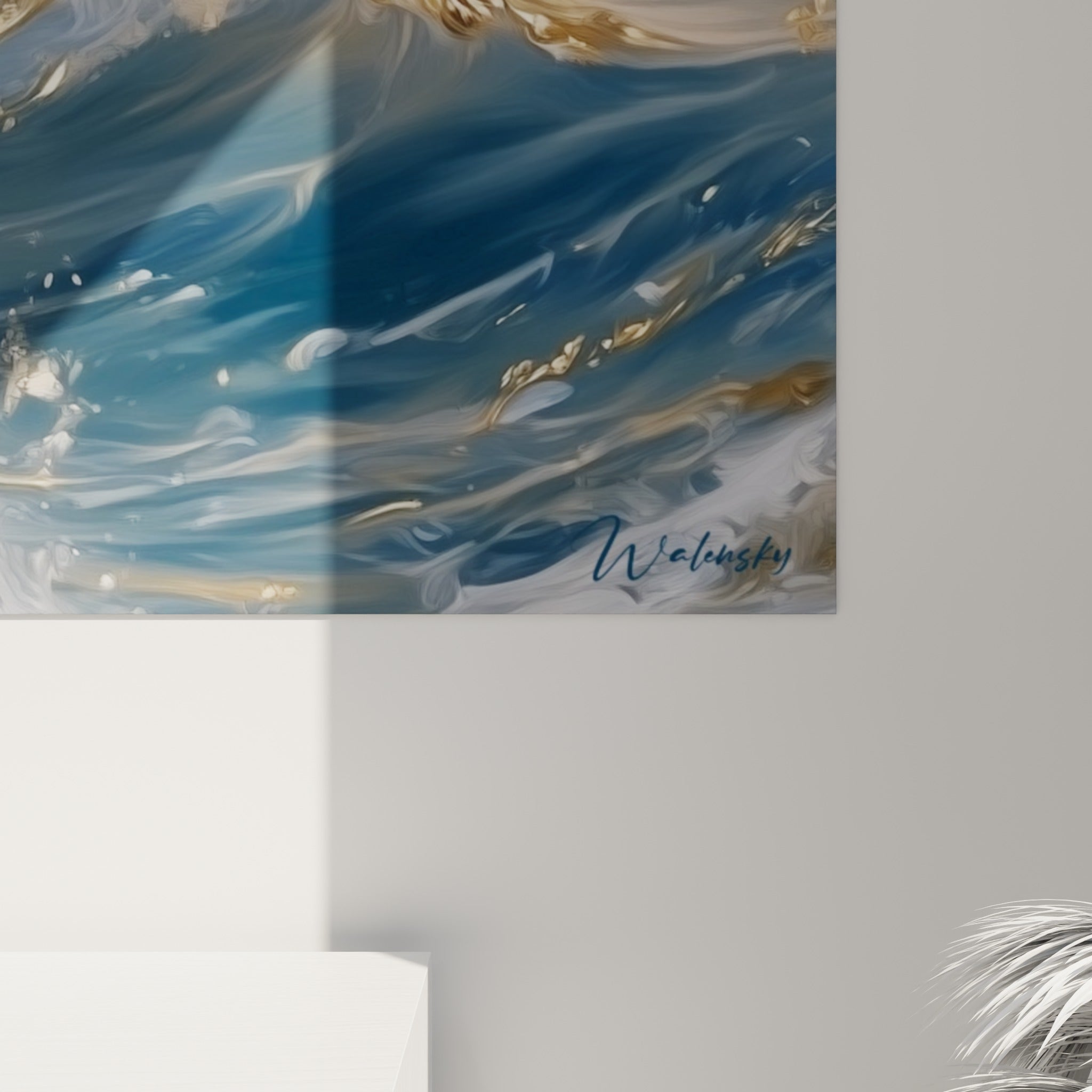 Empâtements dorés et coulures bleu marine se mêlant sur la texture de la toile, grain visible près de l'œil
