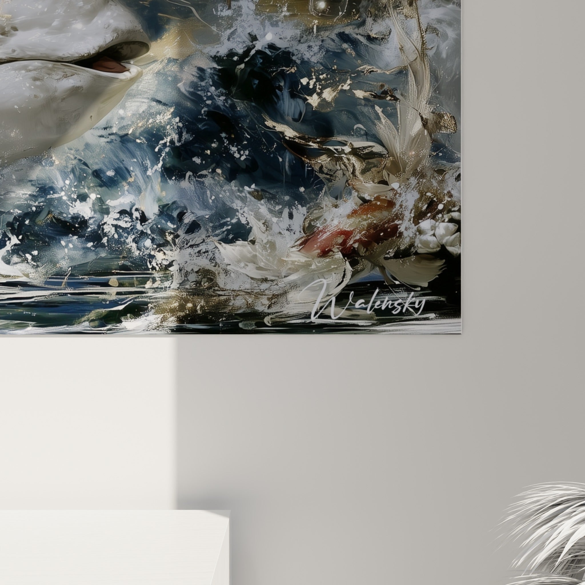 Empâtements dorés et coulures blanches se mêlant au bleu marine, grain pictural visible sur la toile du Beluga