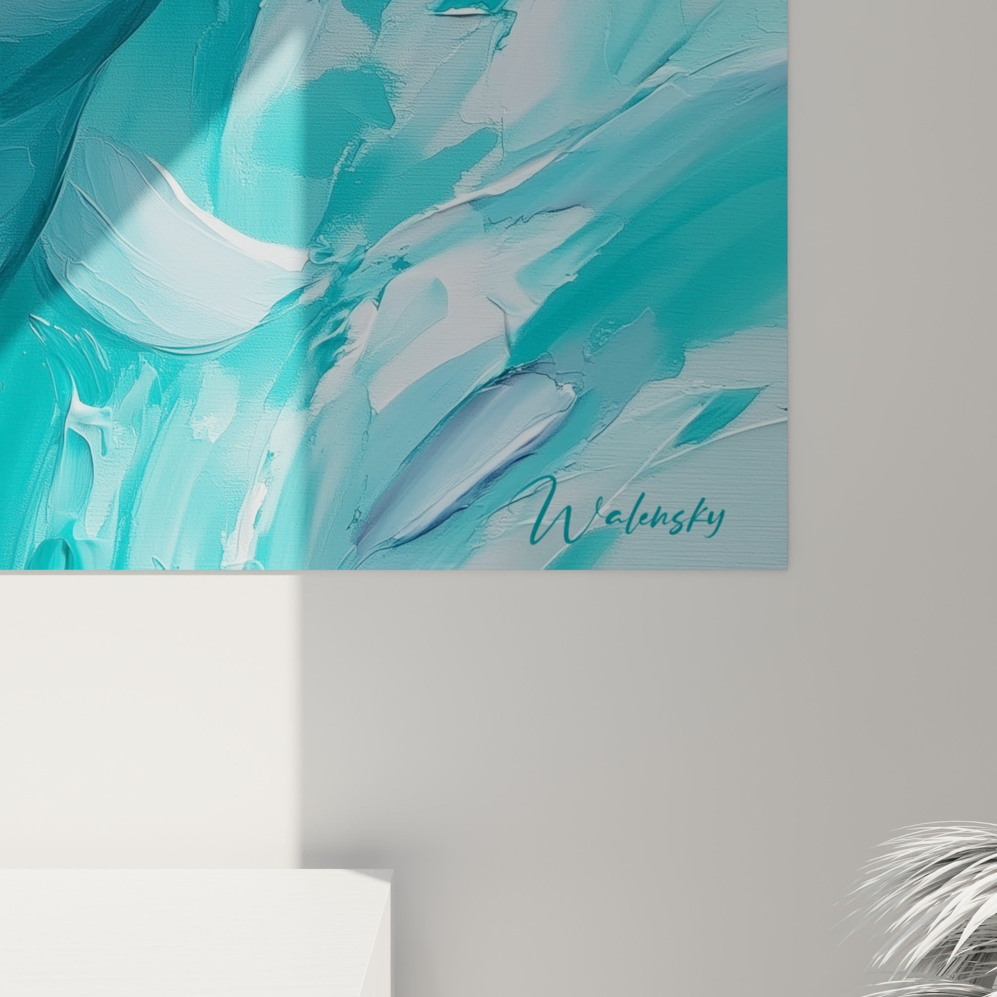 Empâtements épais et coulures turquoise et blanches capturant la texture peinte du béluga de près