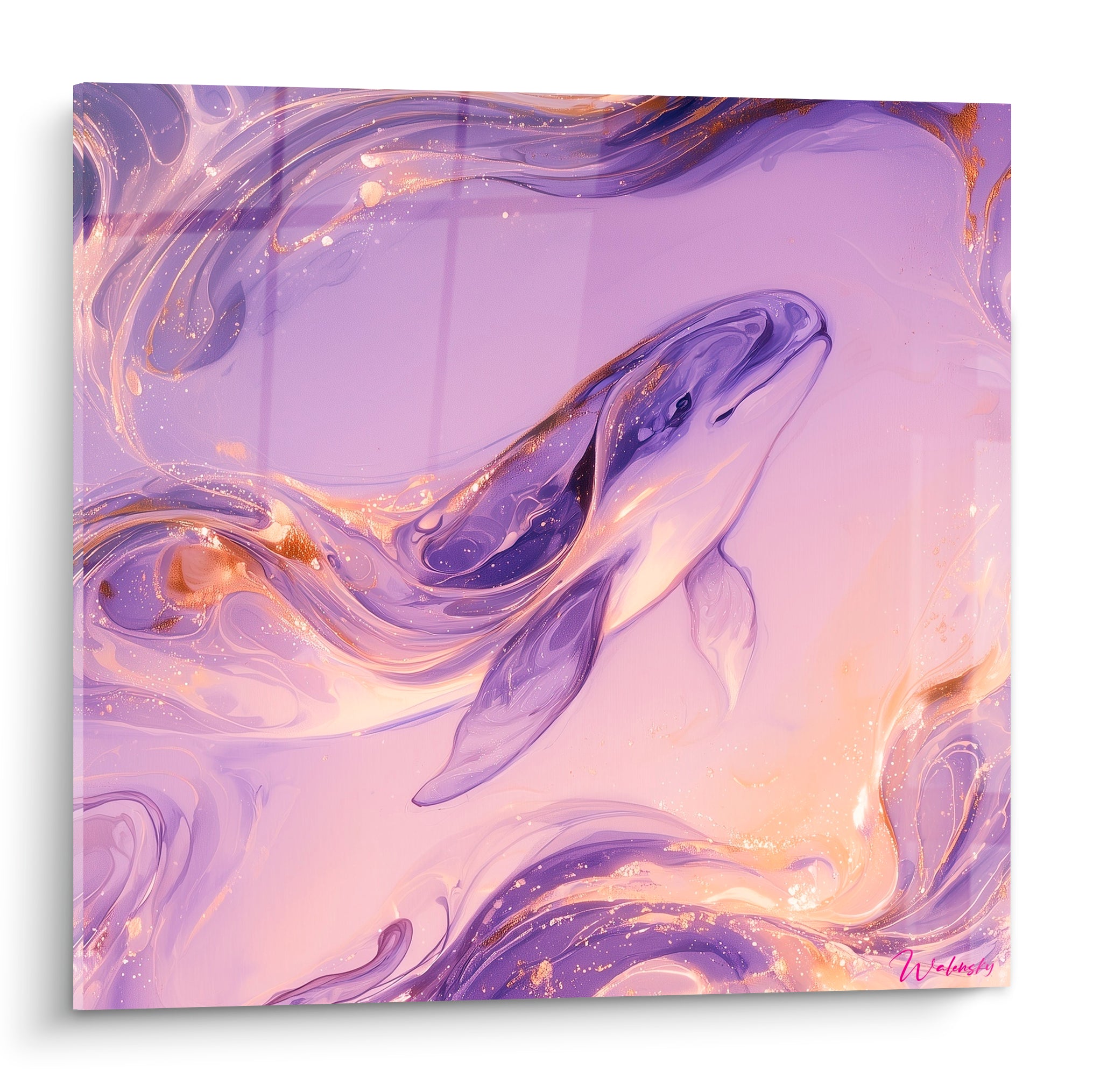 Beluga aux courbes violettes et dorées émergeant d'un tourbillon marbré lilas et ocre