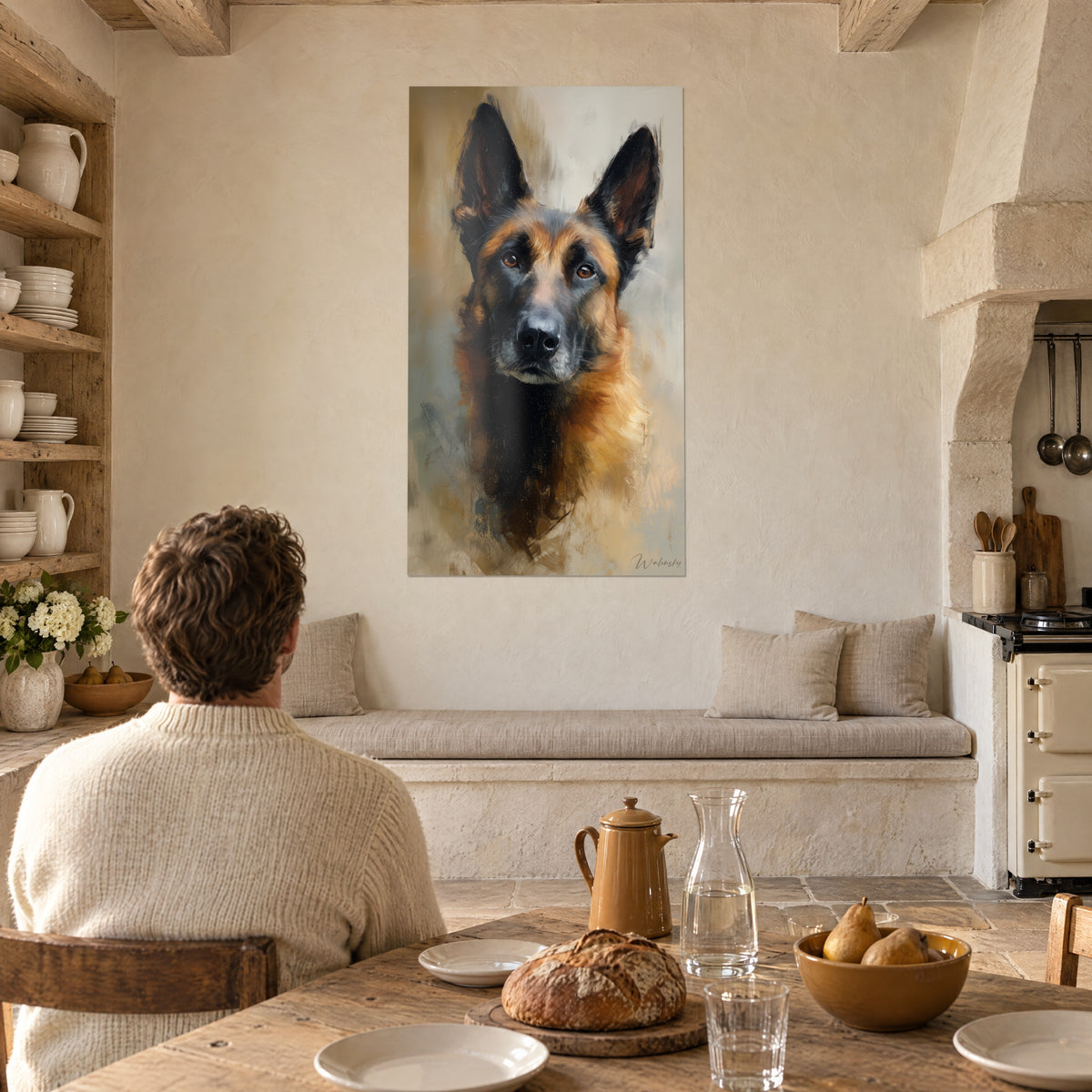 Quadro cane dal manto tigrato e occhi marroni, tocchi dorati e neri, un uomo di spalle al tavolo di una cucina in pietra