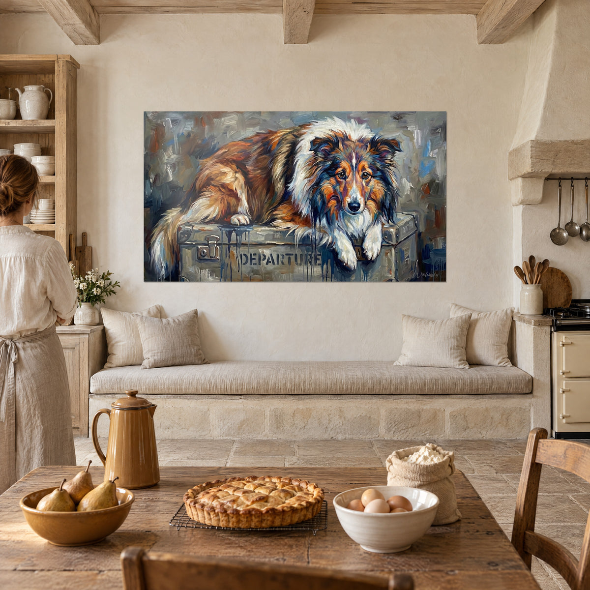 Schilderij van een bruine, witte en blauwe sheltie met een indringende blik, koffer met het opschrift DEPARTURE, boven een keukenbank in landelijke stijl