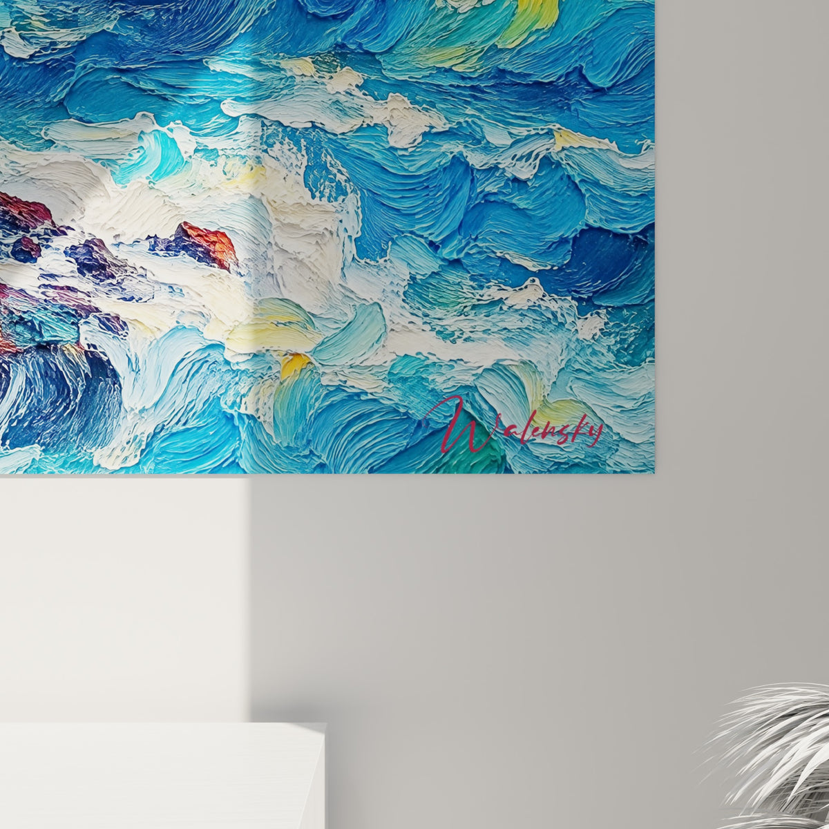 Empâtements de peinture bleu turquoise et ocre se mêlent en reliefs épais, coulures blanches figurant l'écume des vagues