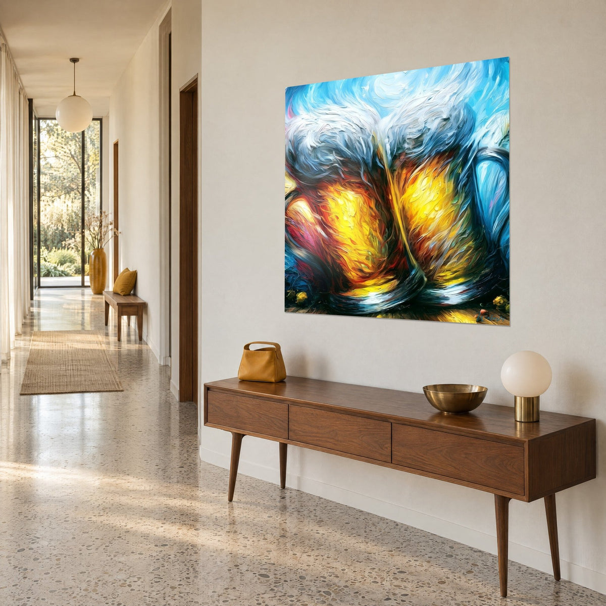 Quadro di amici che brindano in pittura a olio, boccali di birra giallo sole e rosso carminio sotto schiuma argentea, consolle in legno