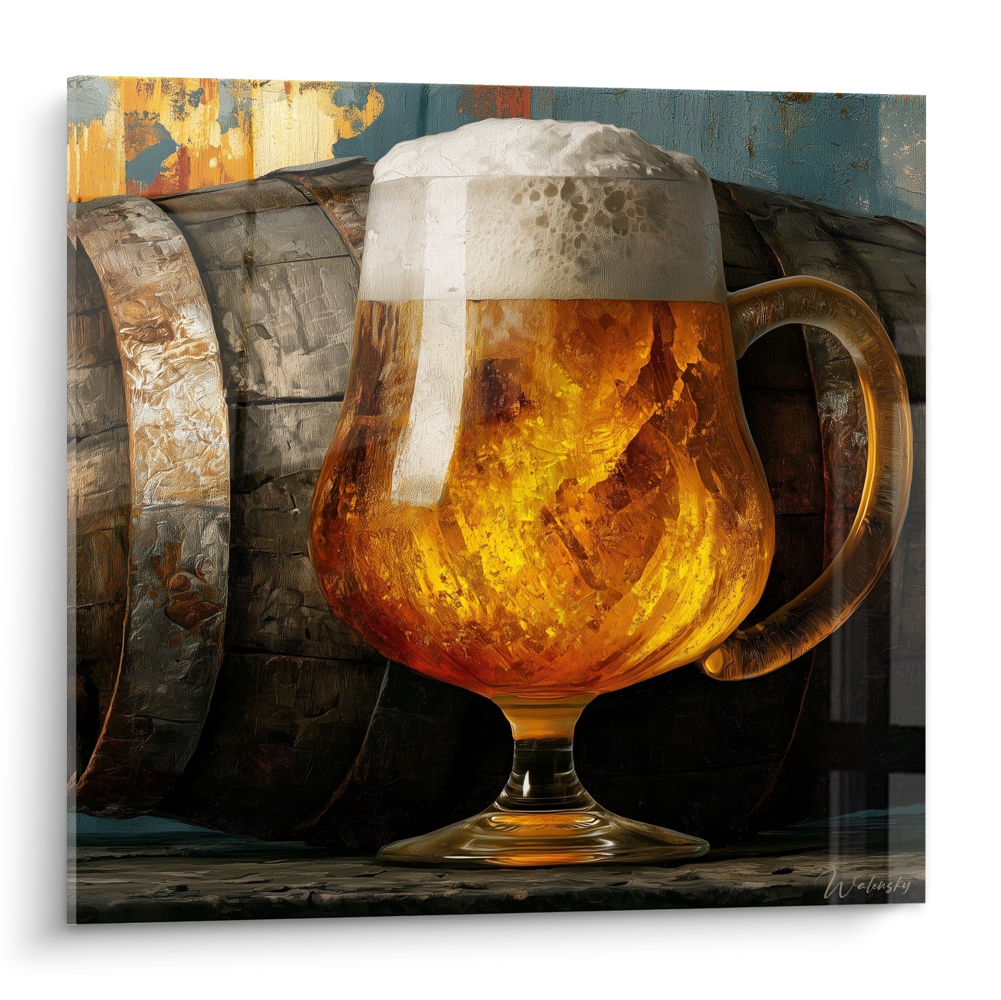 Chope de bière ambrée moussante devant un tonneau anthracite sur fond bleu pastel