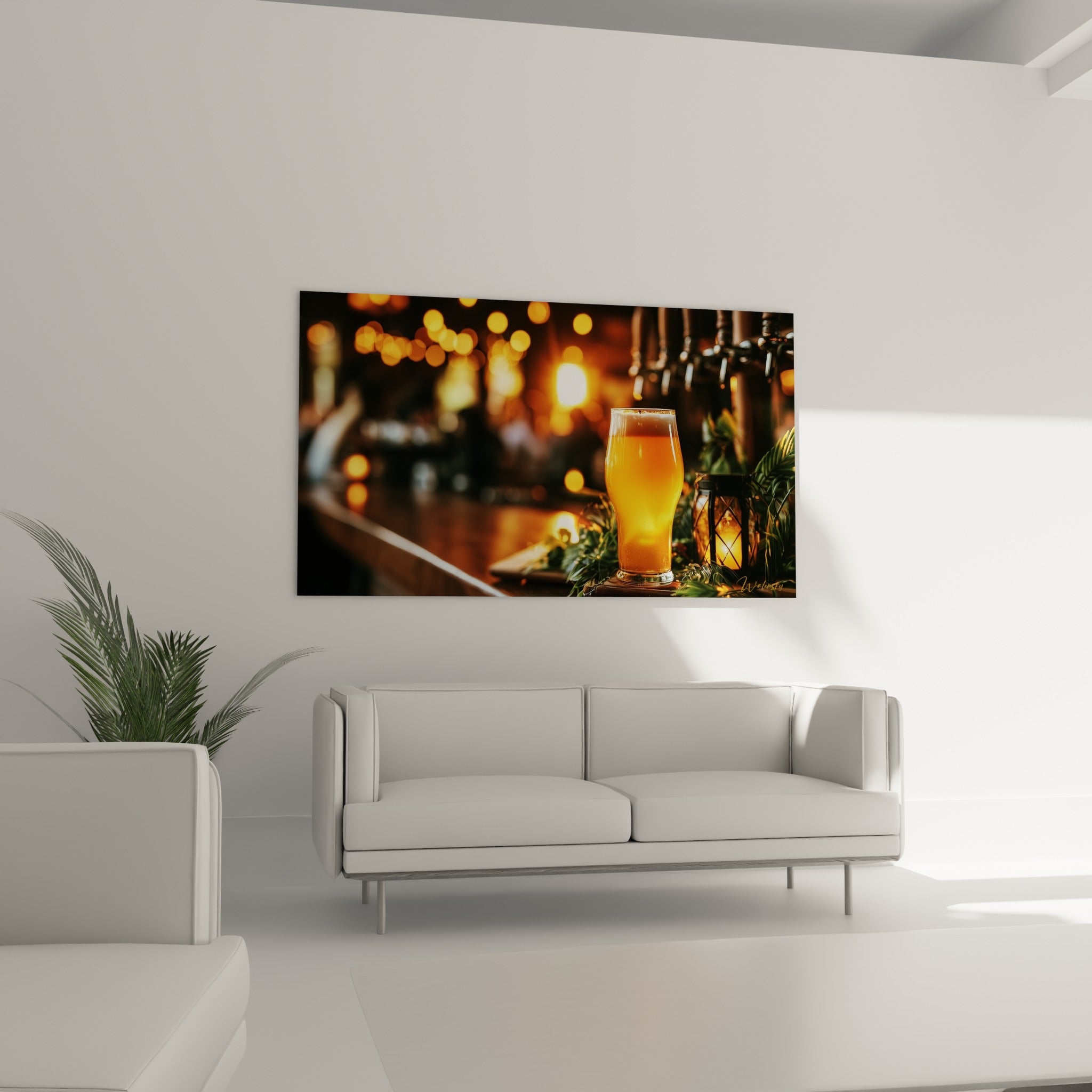Comptoir de bar illuminé de reflets dorés et ambrés, au-dessus d'un canapé dans un salon lumineux