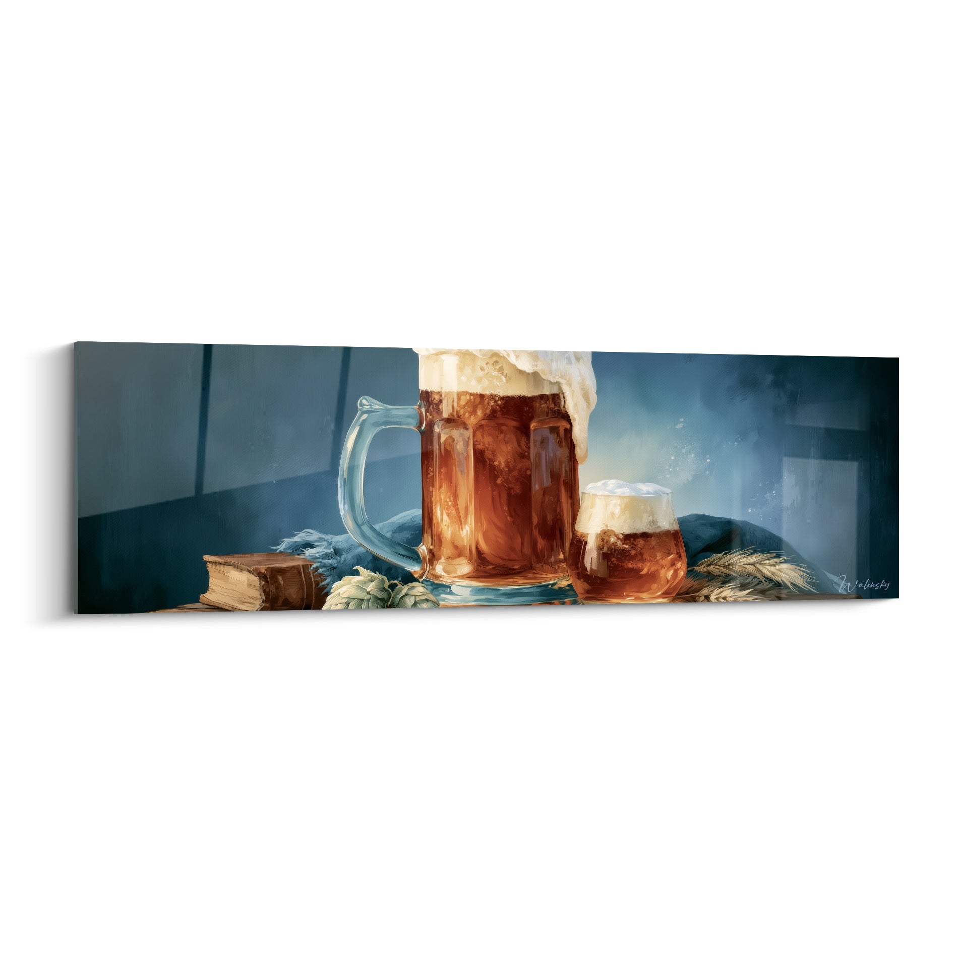 Chope de bière ambrée à mousse débordante, verre bleu marine et houblon vert sauge en fond