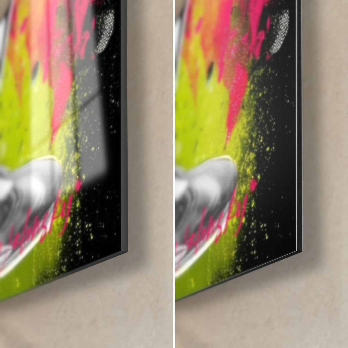 Obraz szklanki piwa w stylu pop art, prawy dolny róg: błyszczące szkło akrylowe z refleksami i matowy czarny Dibond w zielone kropki, grubość 3 mm