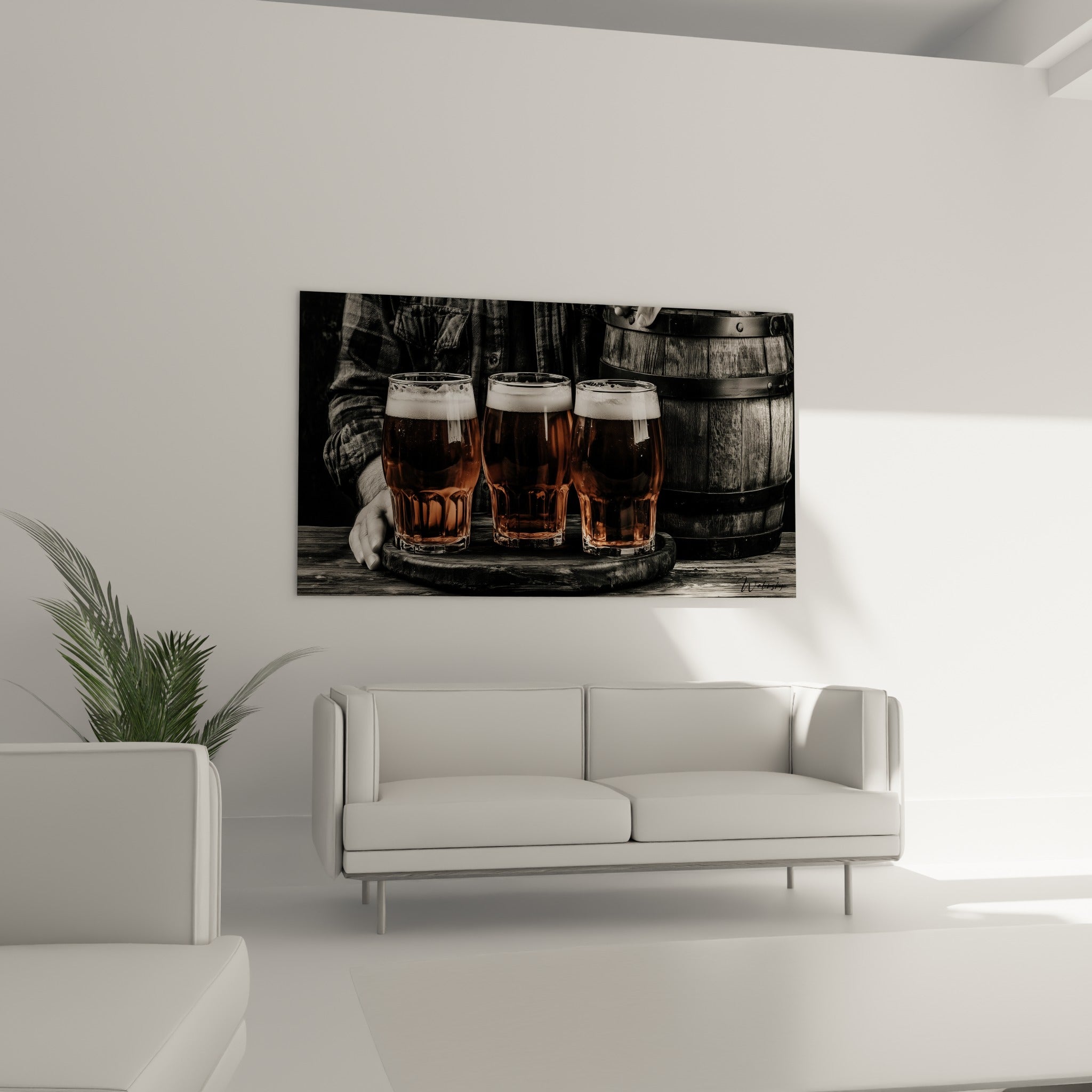 Fût de chêne et verres de bière fauve à mousse blanche, au-dessus d'un canapé dans un salon lumineux