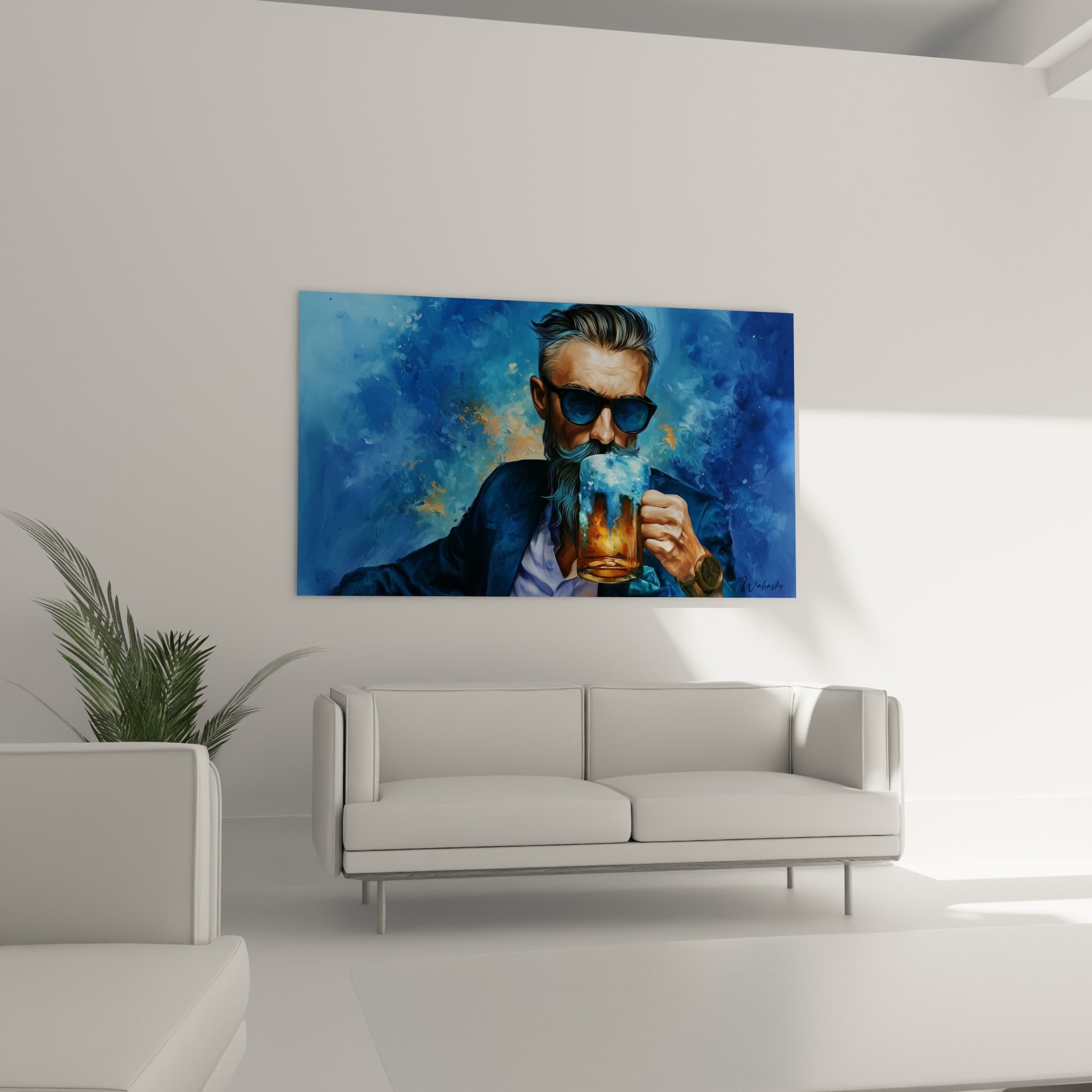 Personnage élégant à barbe grise et chope dorée, au-dessus d'un canapé dans un salon lumineux